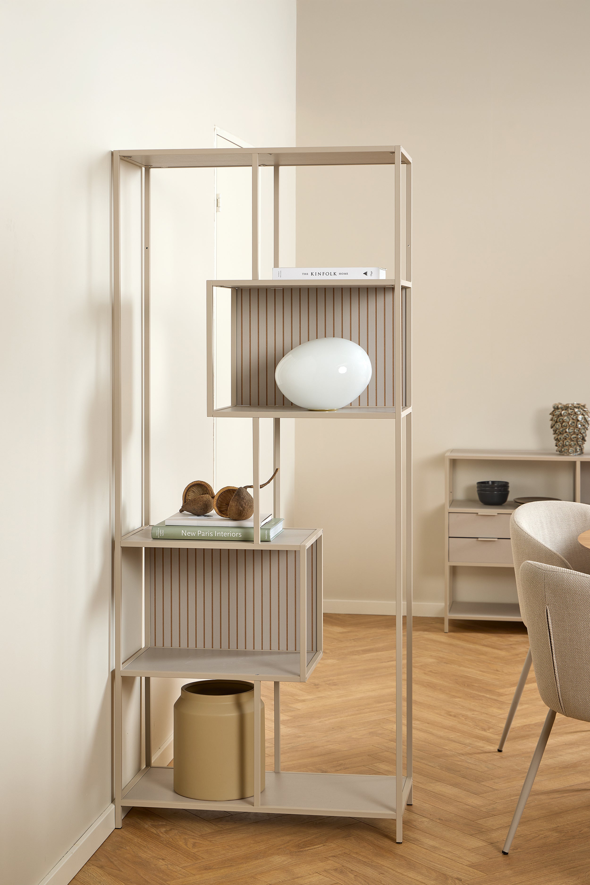 Regał Seaford 77 cm beżowy lamele