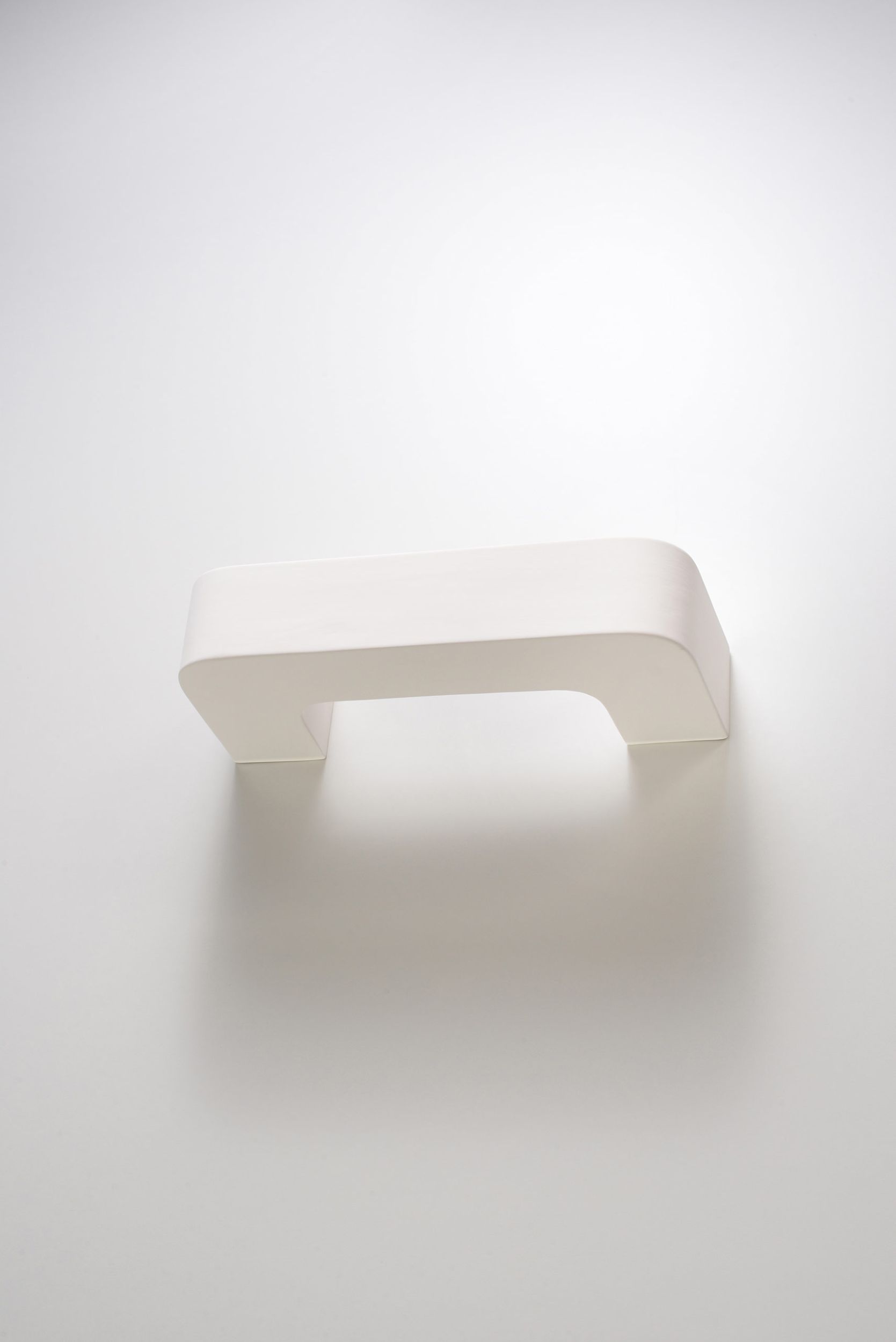 Kinkiet ścienny z ceramiki Siegg 36x7,5 cm biały