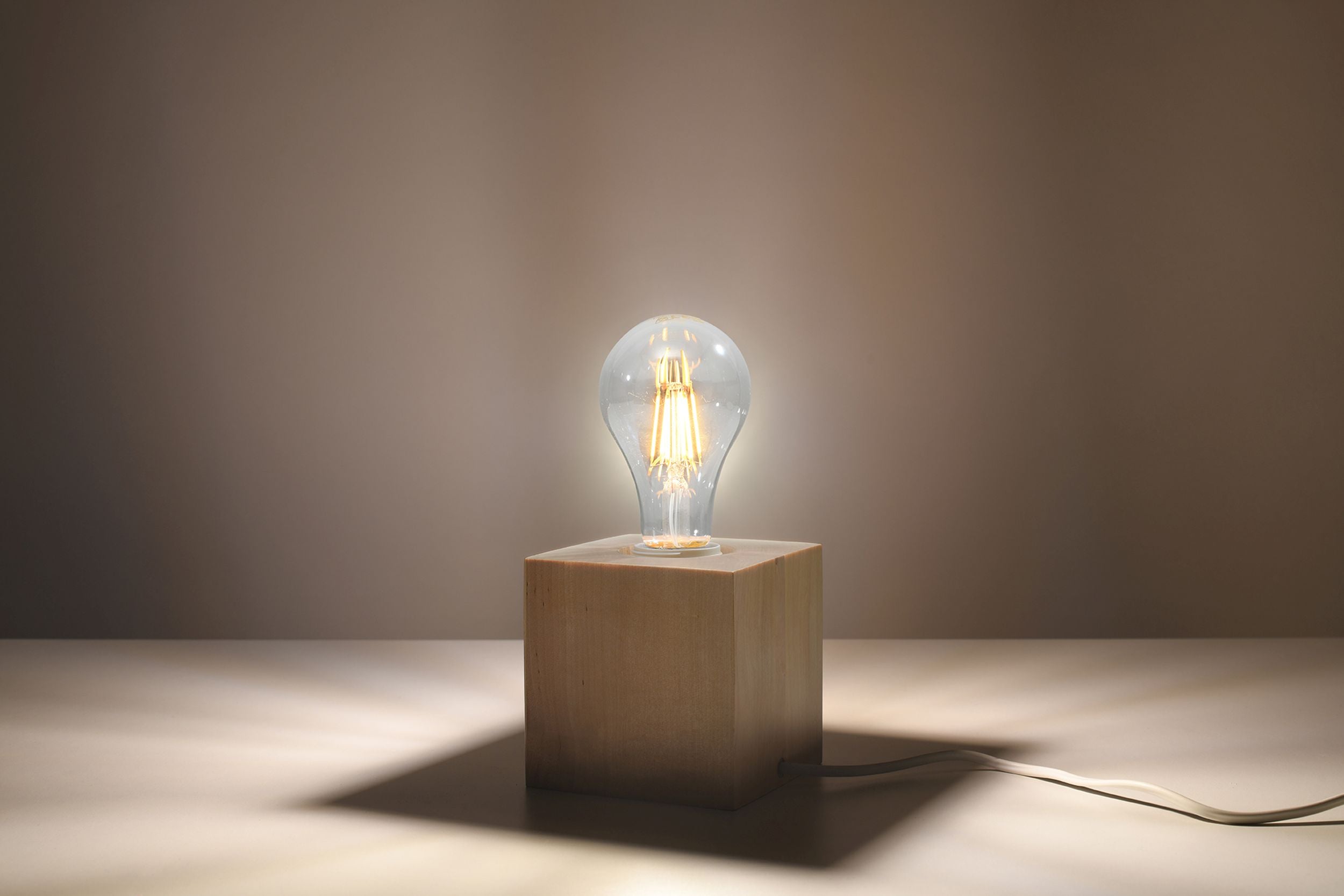 Lampa stołowa Obett 10x10 cm naturalne drewno
