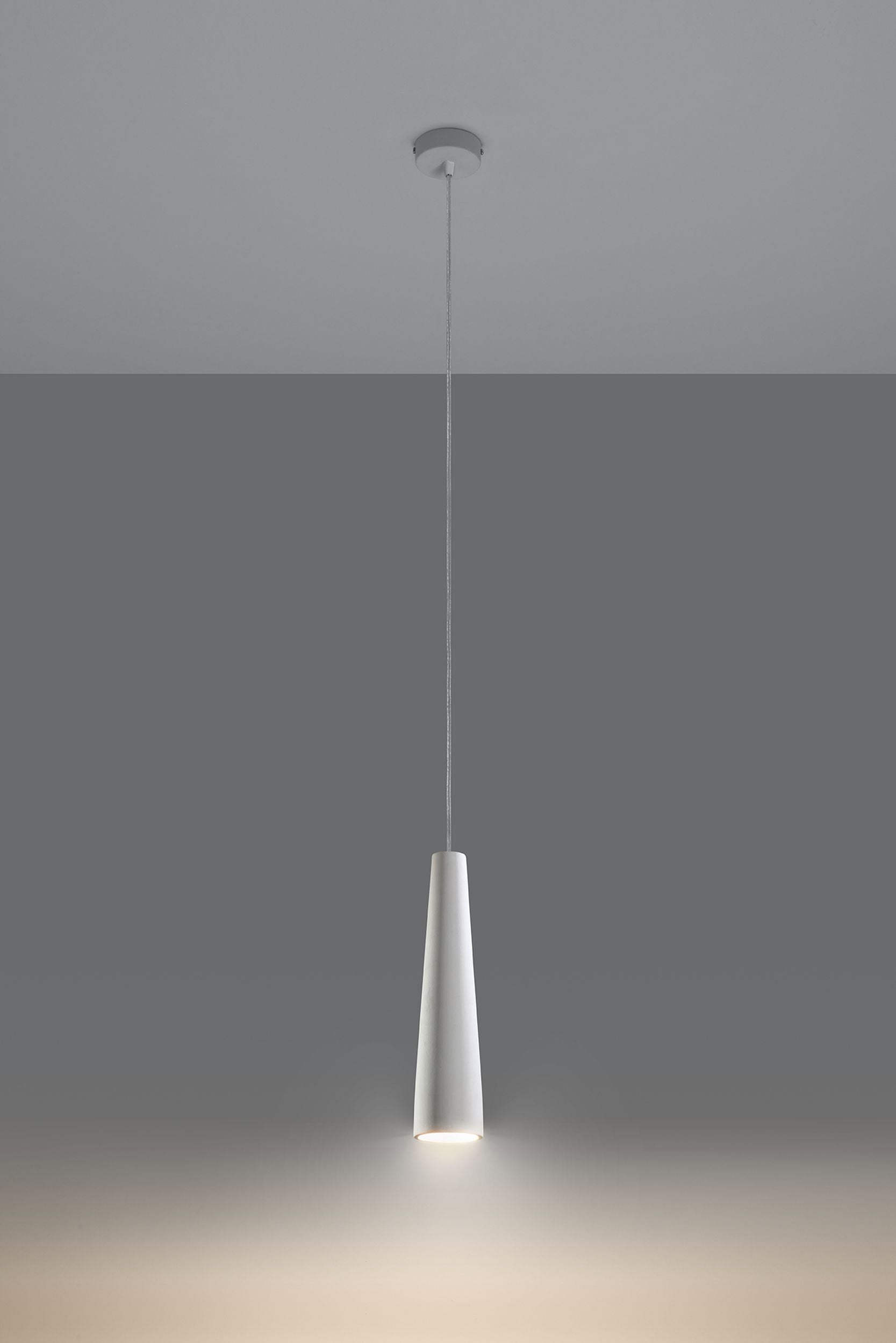 Lampa wisząca Siegg z ceramiki stożkowa średnica 7,5 cm biała