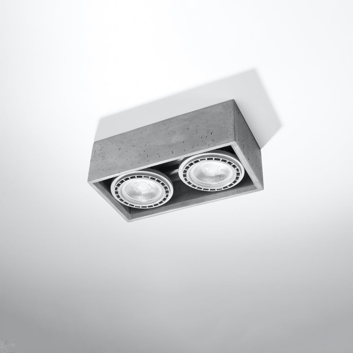 Spot Quatro 2 beton