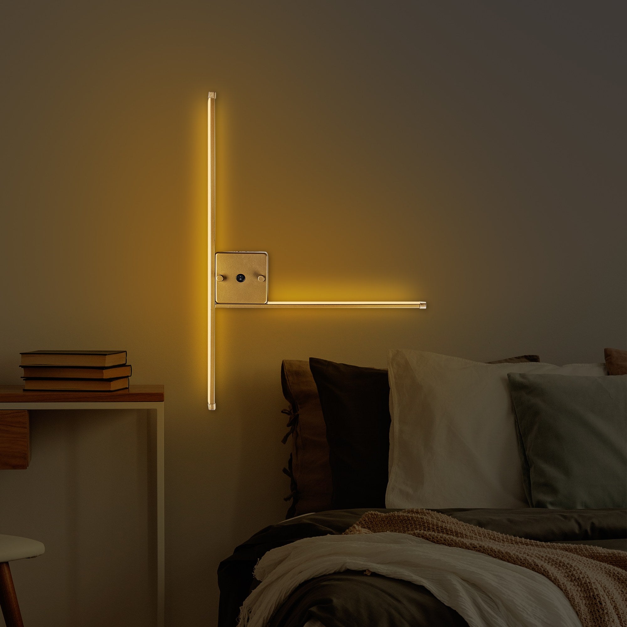 Lampa ścienna Spoirsey złota