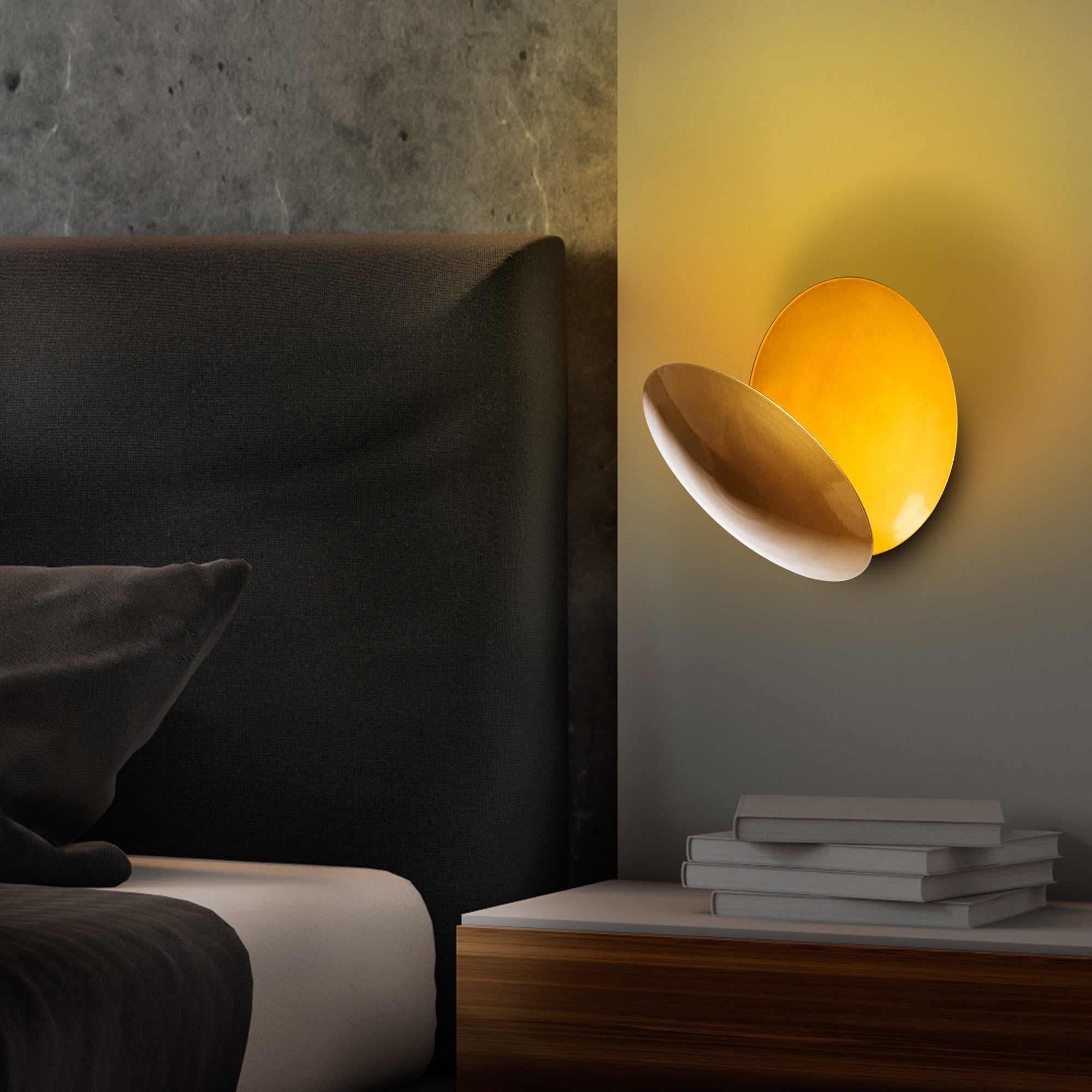 Lampa ścienna Graccolle z regulacją złota gładka
