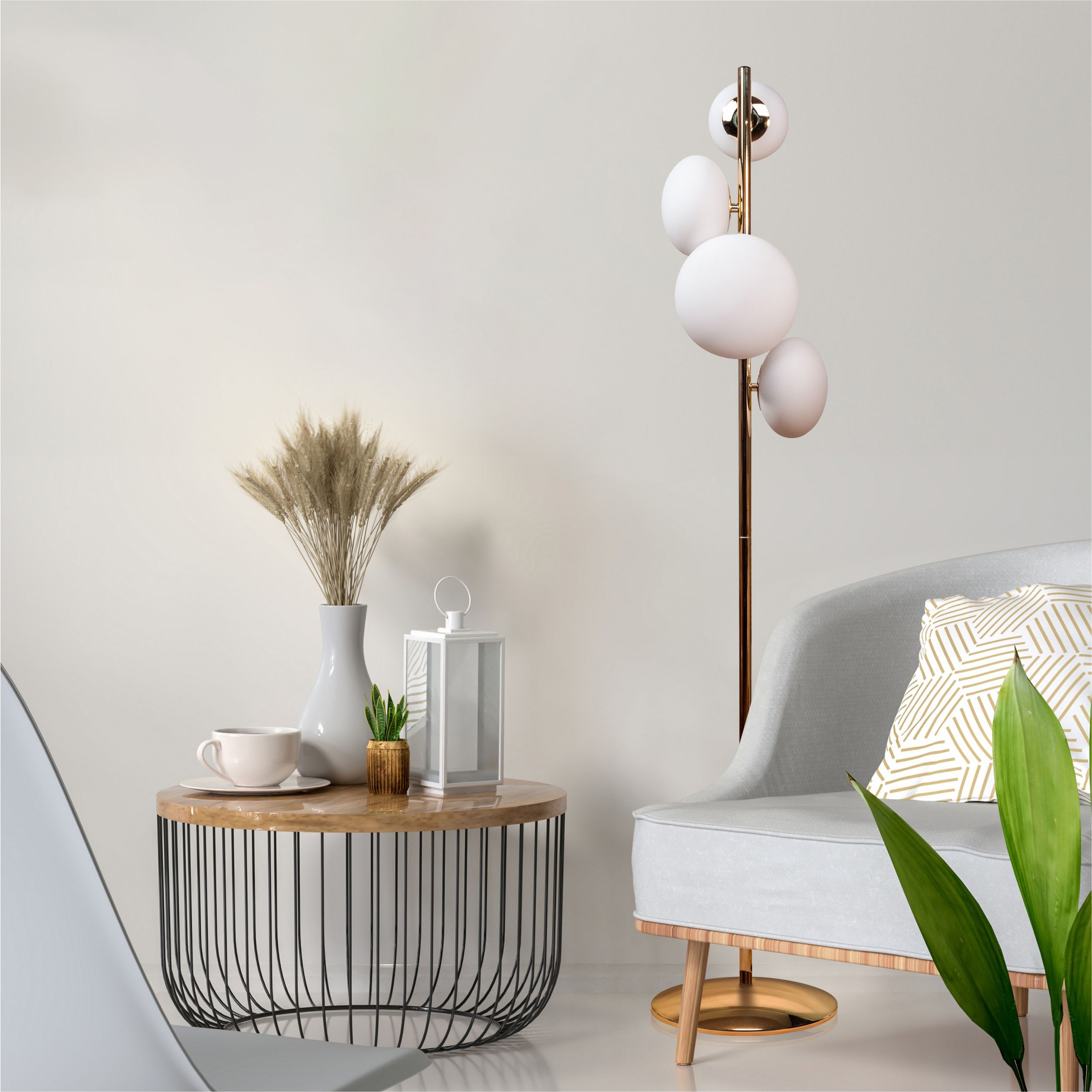 Lampa podłogowa Omi x4 złota z mlecznymi kloszami