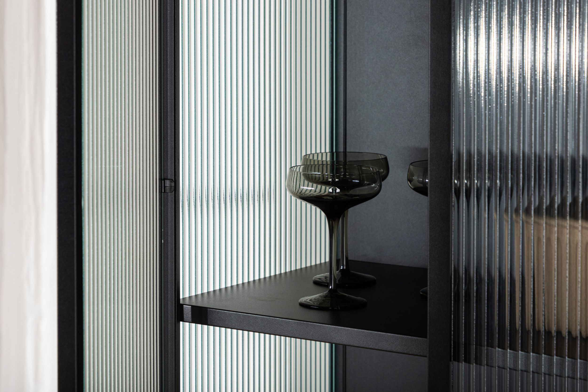 Witryna metalowa Garis 160 cm czarna