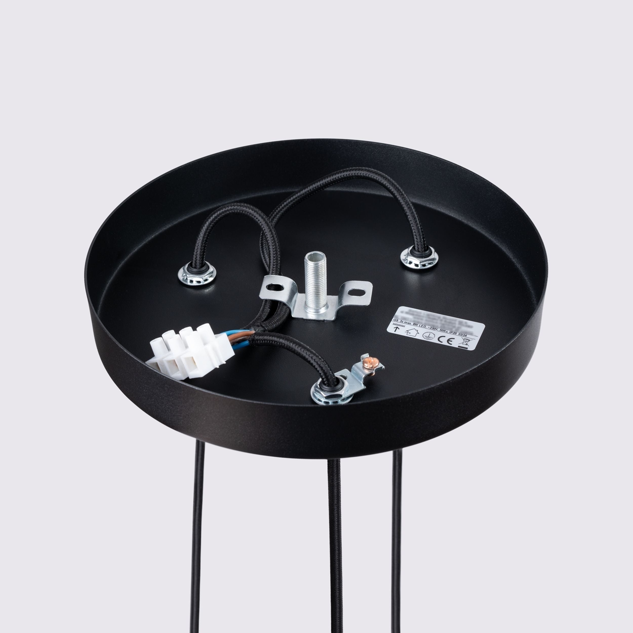 Lampa wisząca Karbon x3 czarna na okrągłej podsufitce
