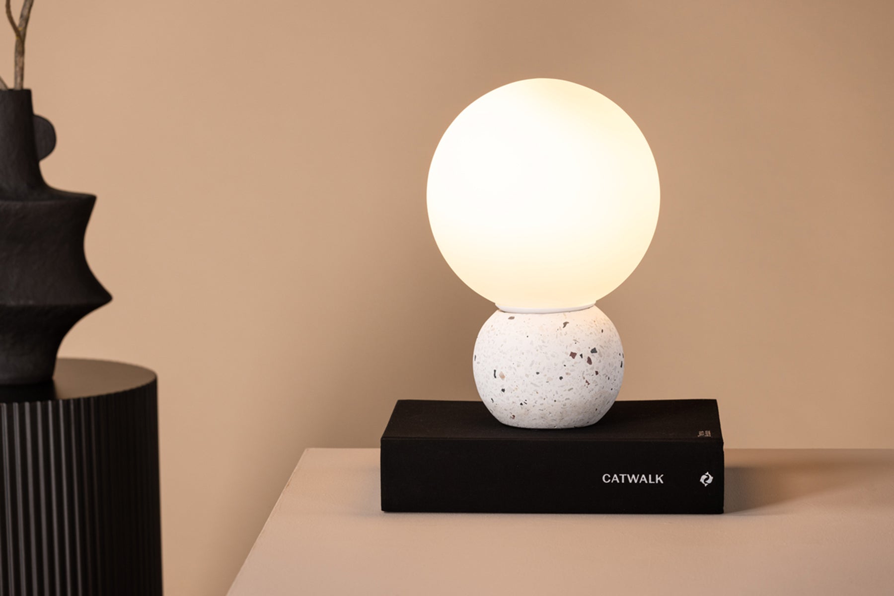 Lampa stołowa Metz 29 cm biała lastryko
