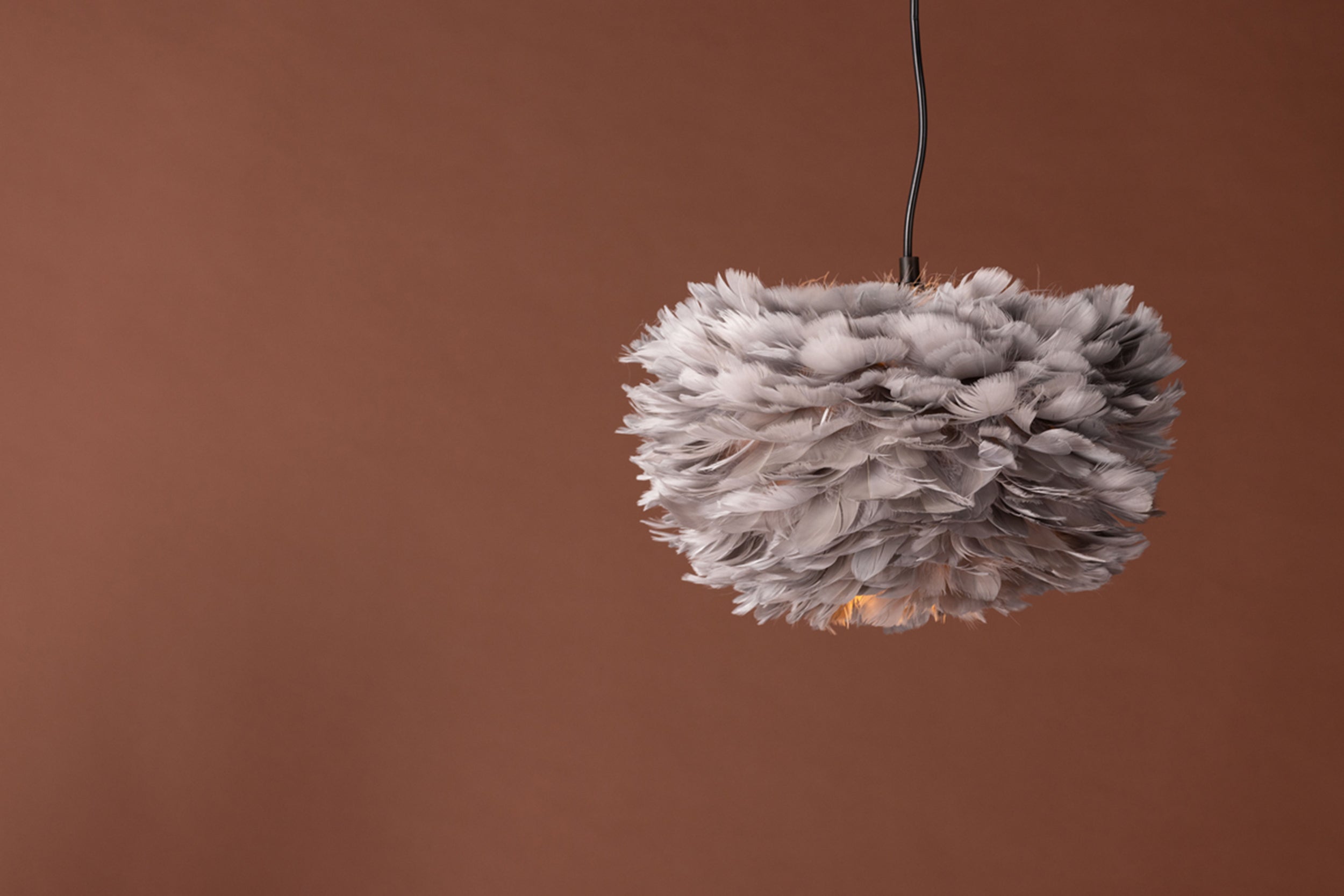 Lampa wisząca Nicola średnica 33 cm szare pióra