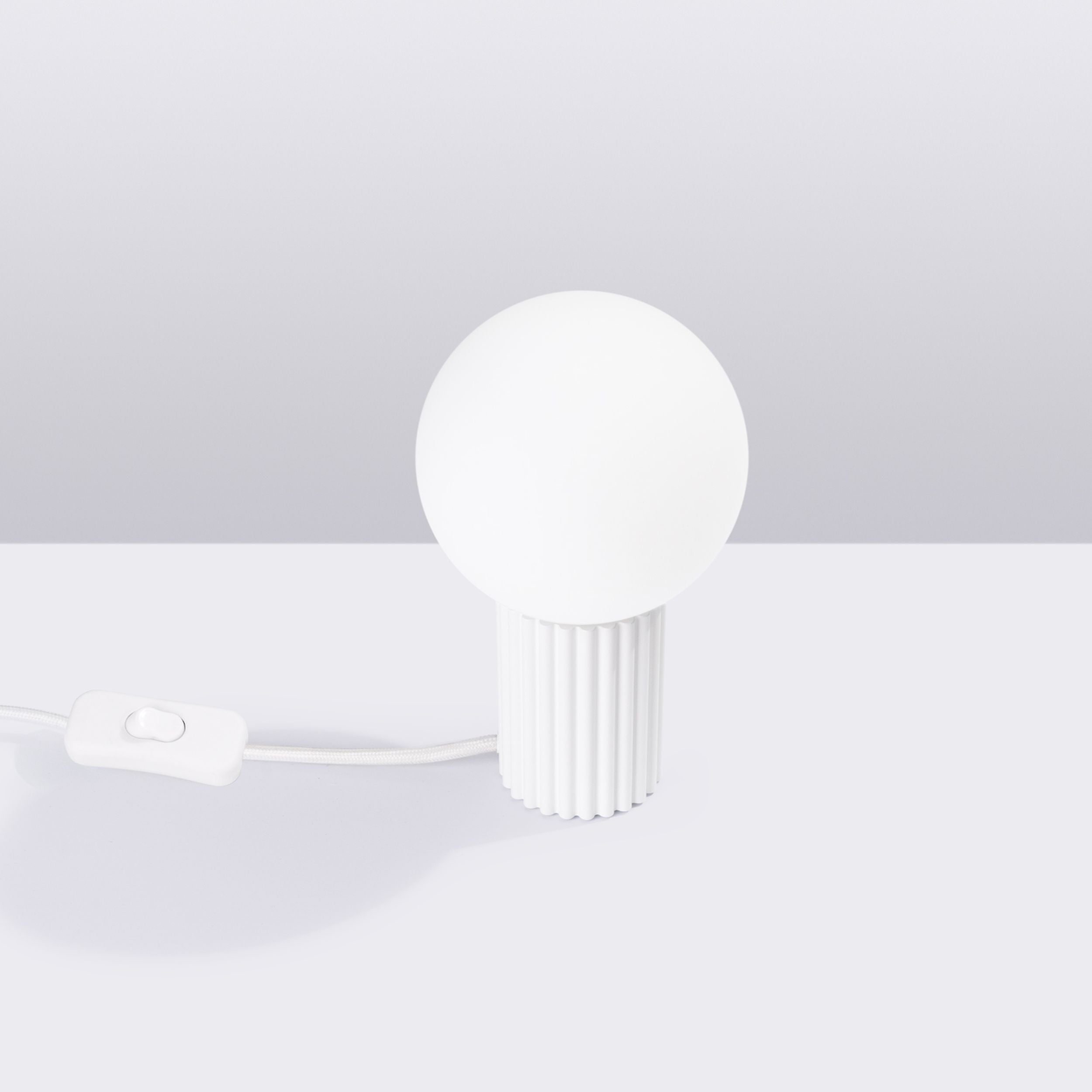 Lampa stołowa Halo biała
