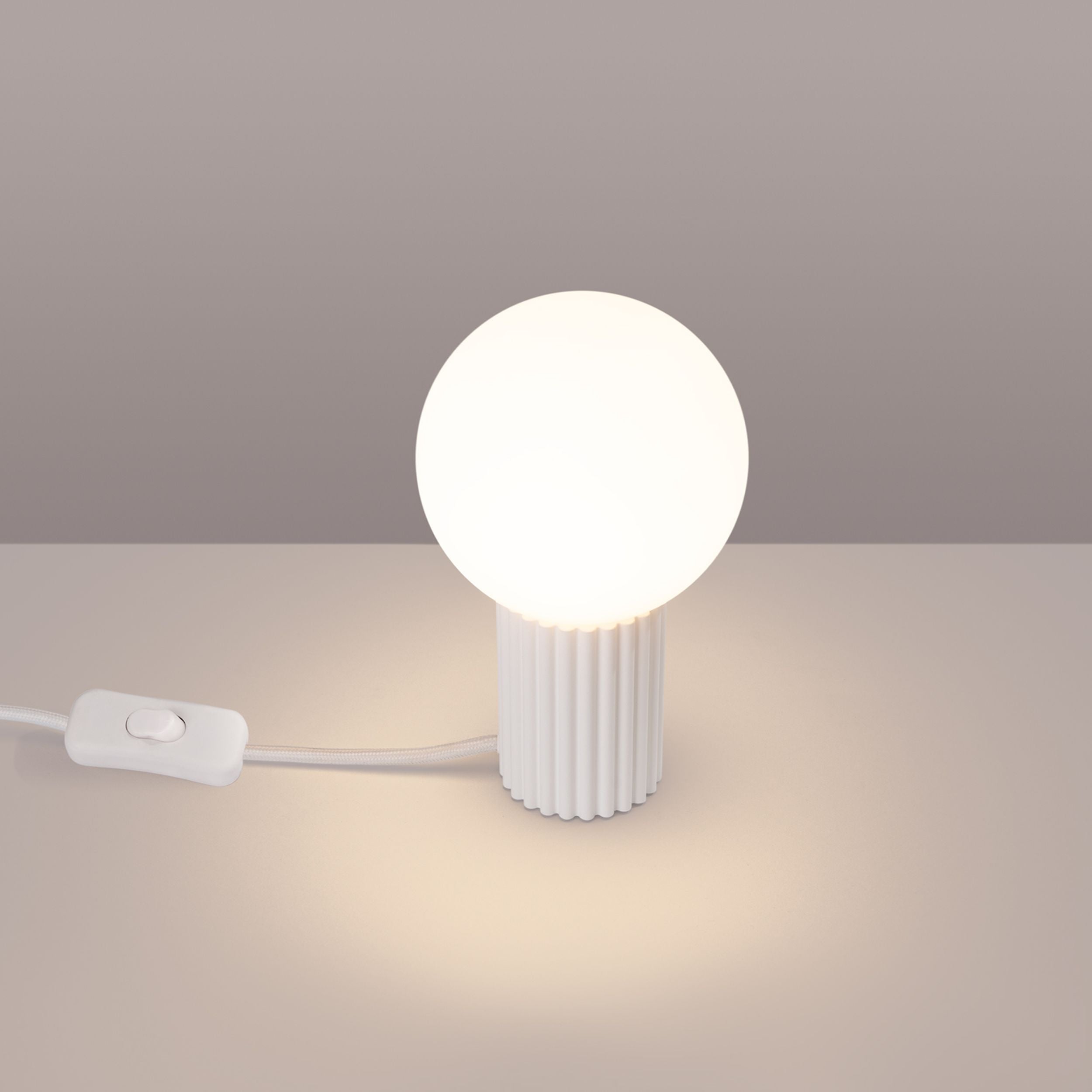 Lampa stołowa Halo biała