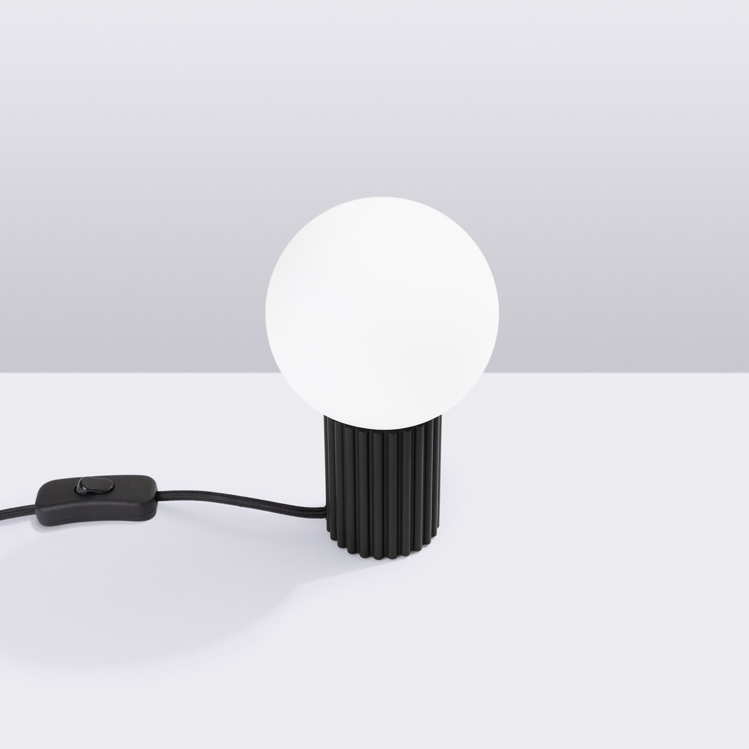 Lampa stołowa Halo czarna