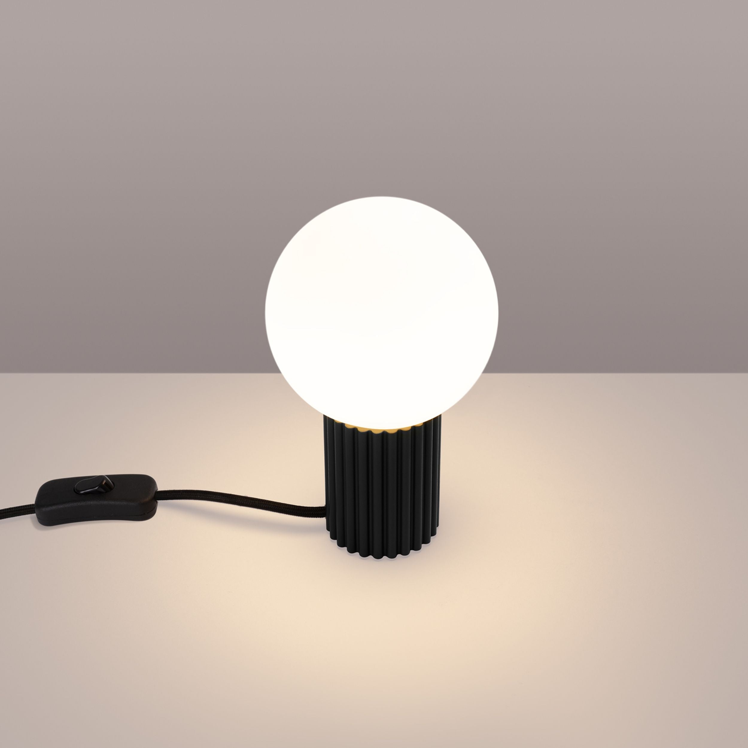 Lampa stołowa Halo czarna