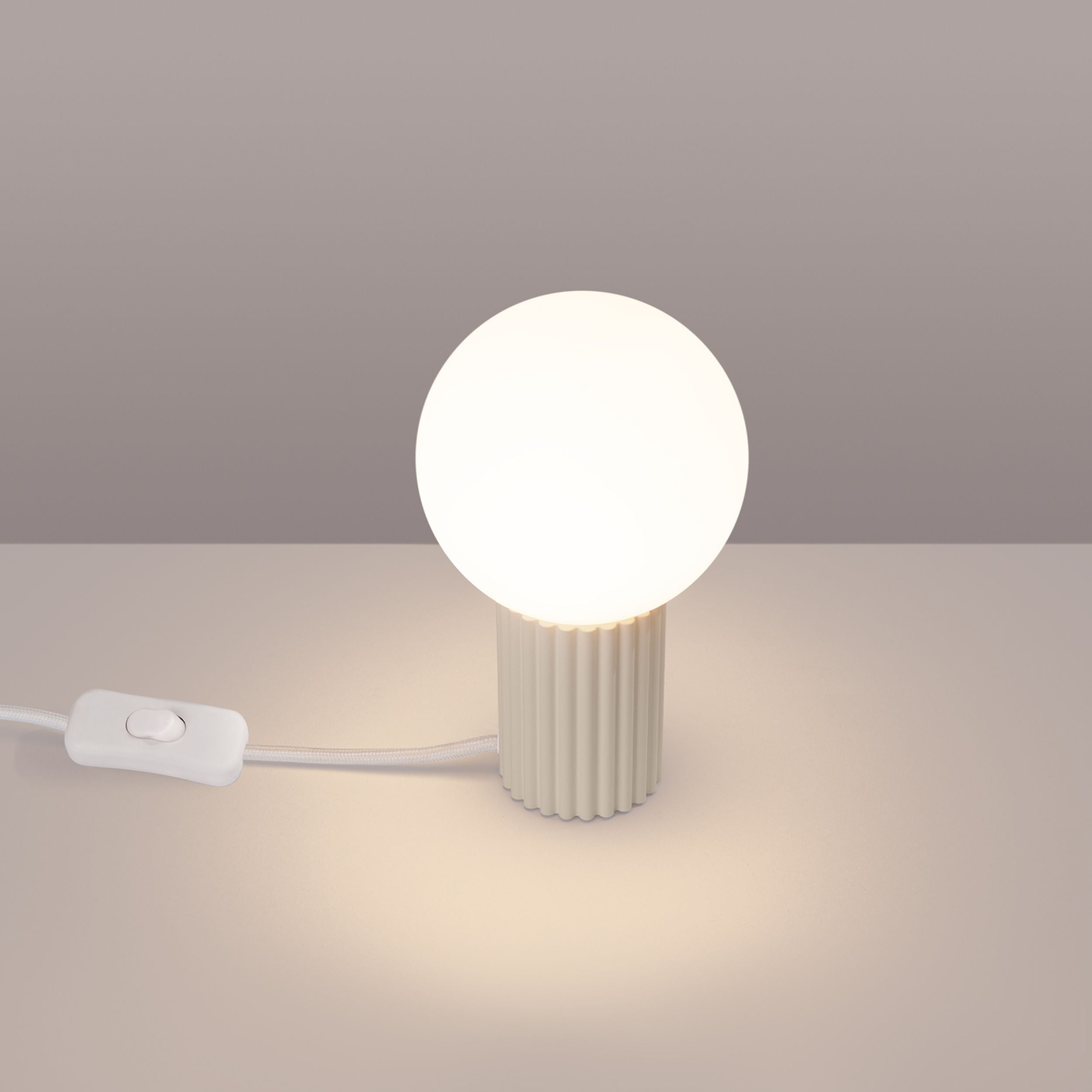 Lampa stołowa Halo beżowa