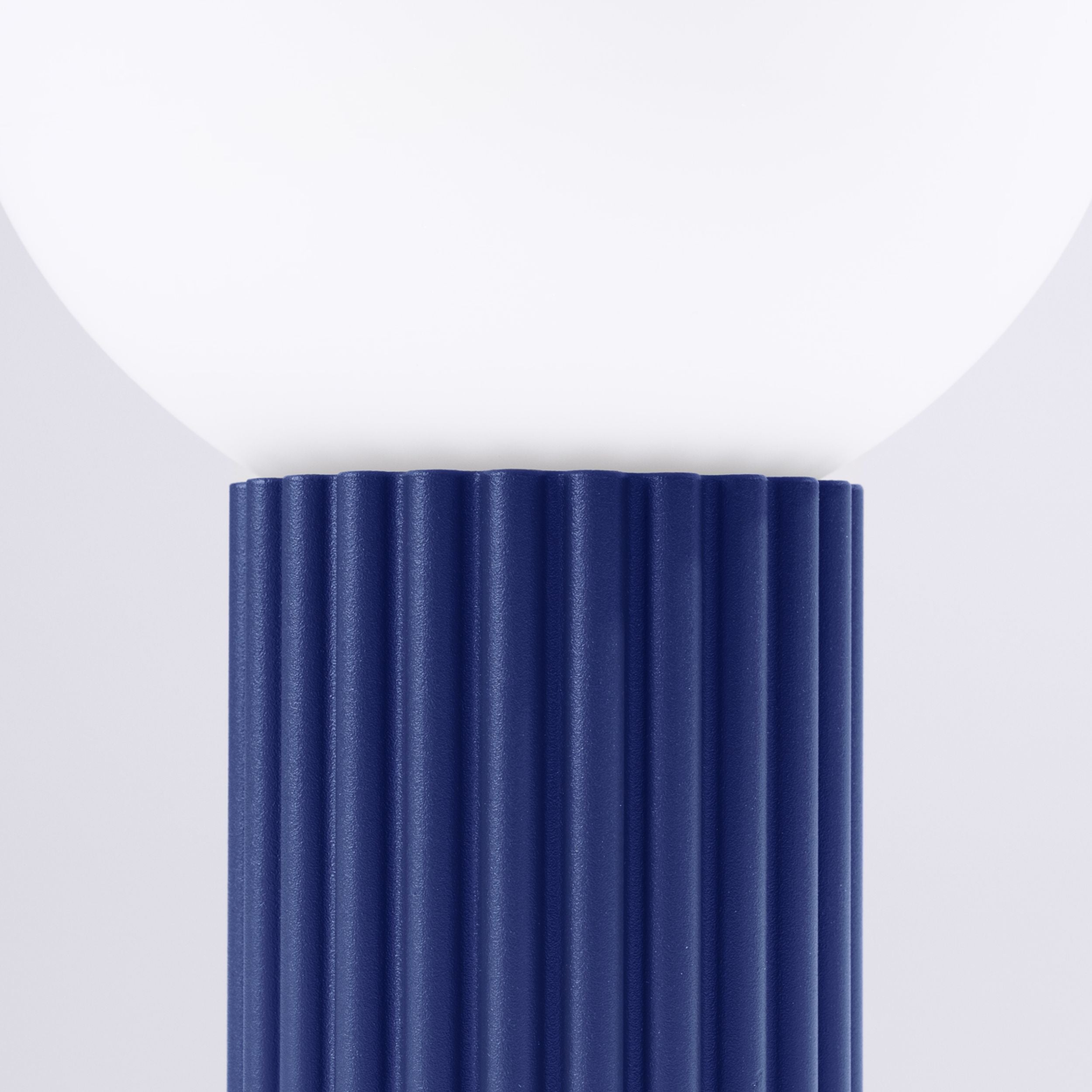 Lampa stołowa Halo ultramaryna