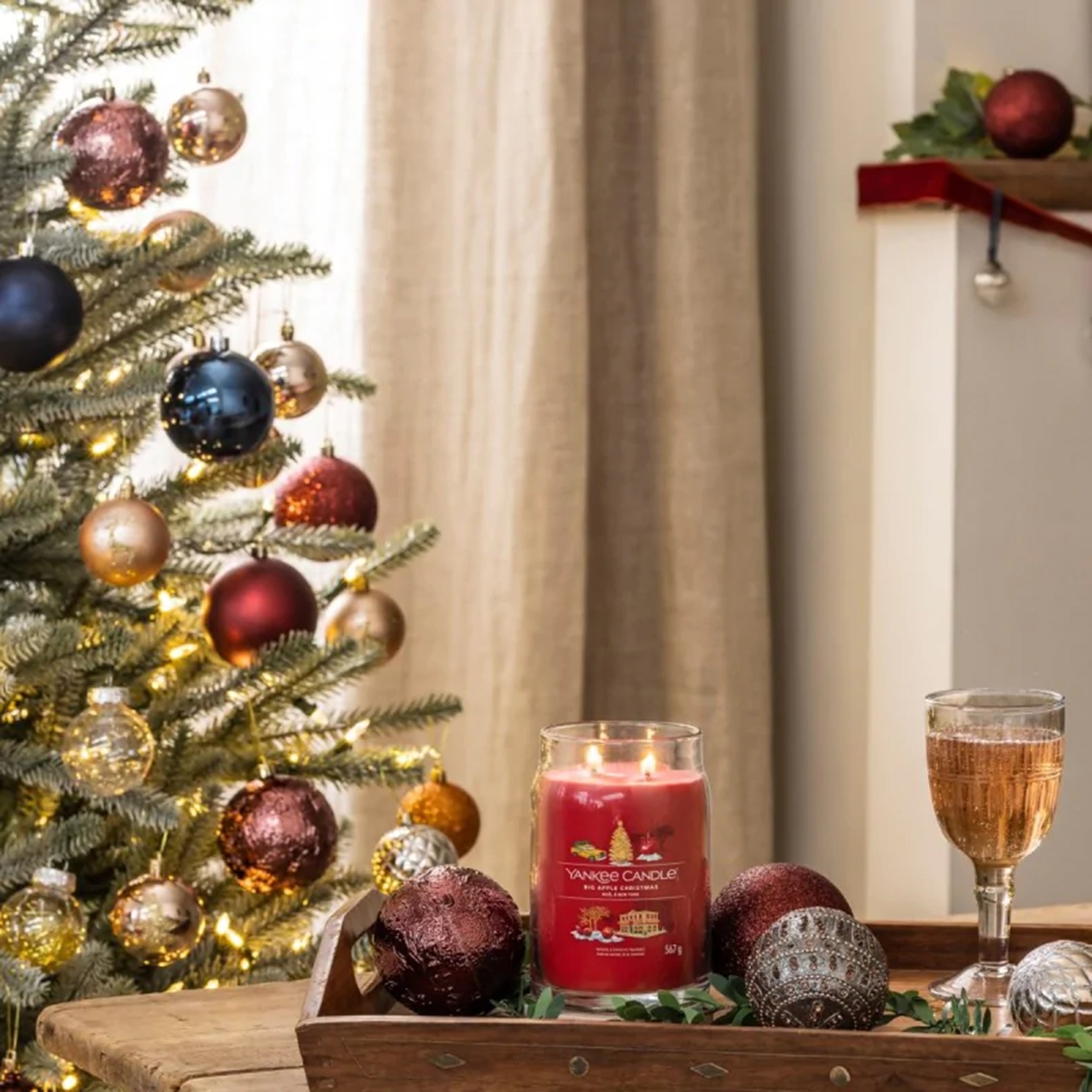 Świeca zapachowa Yankee Candle Big Apple Christmas 567 g