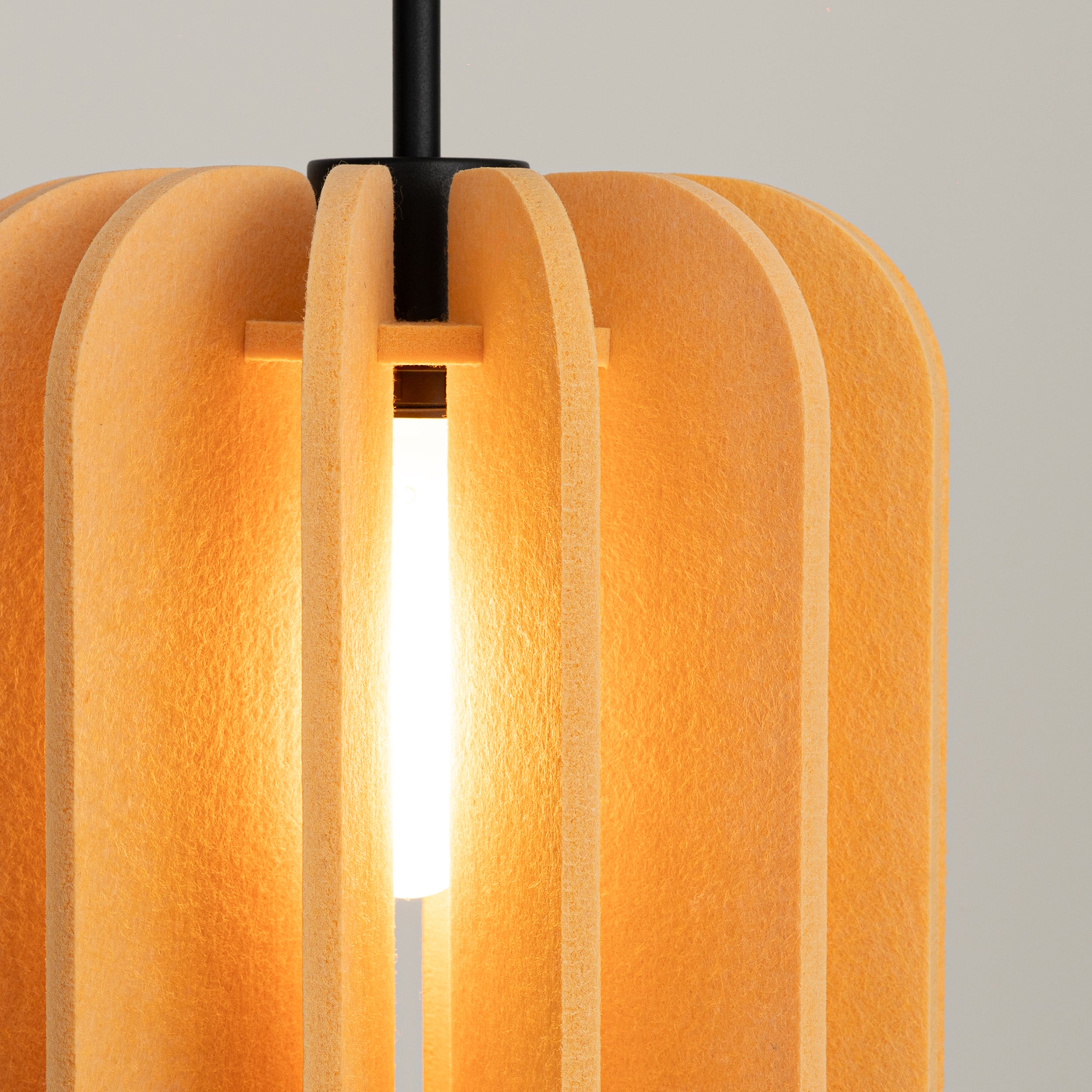 Lampa wisząca z filcu Mula 27 cm żółta