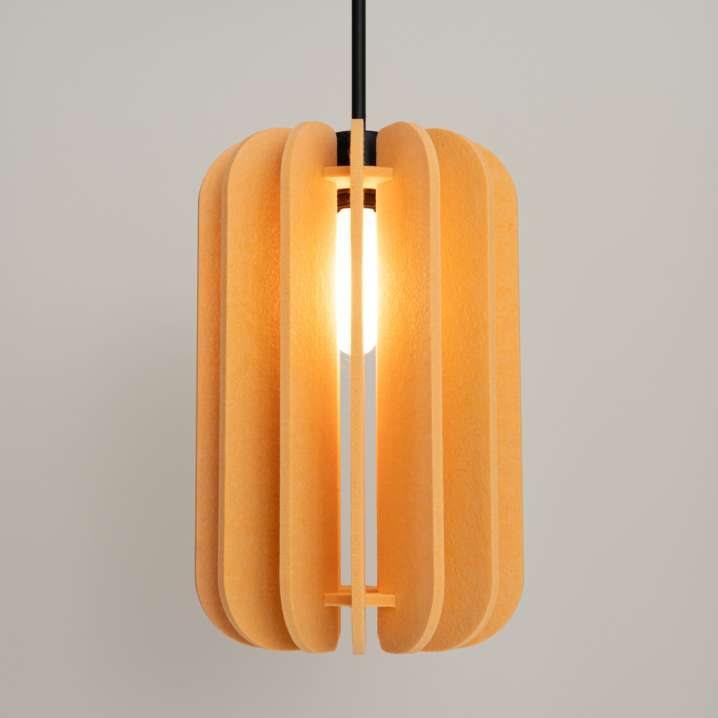 Lampa wisząca z filcu Mula 27 cm żółta