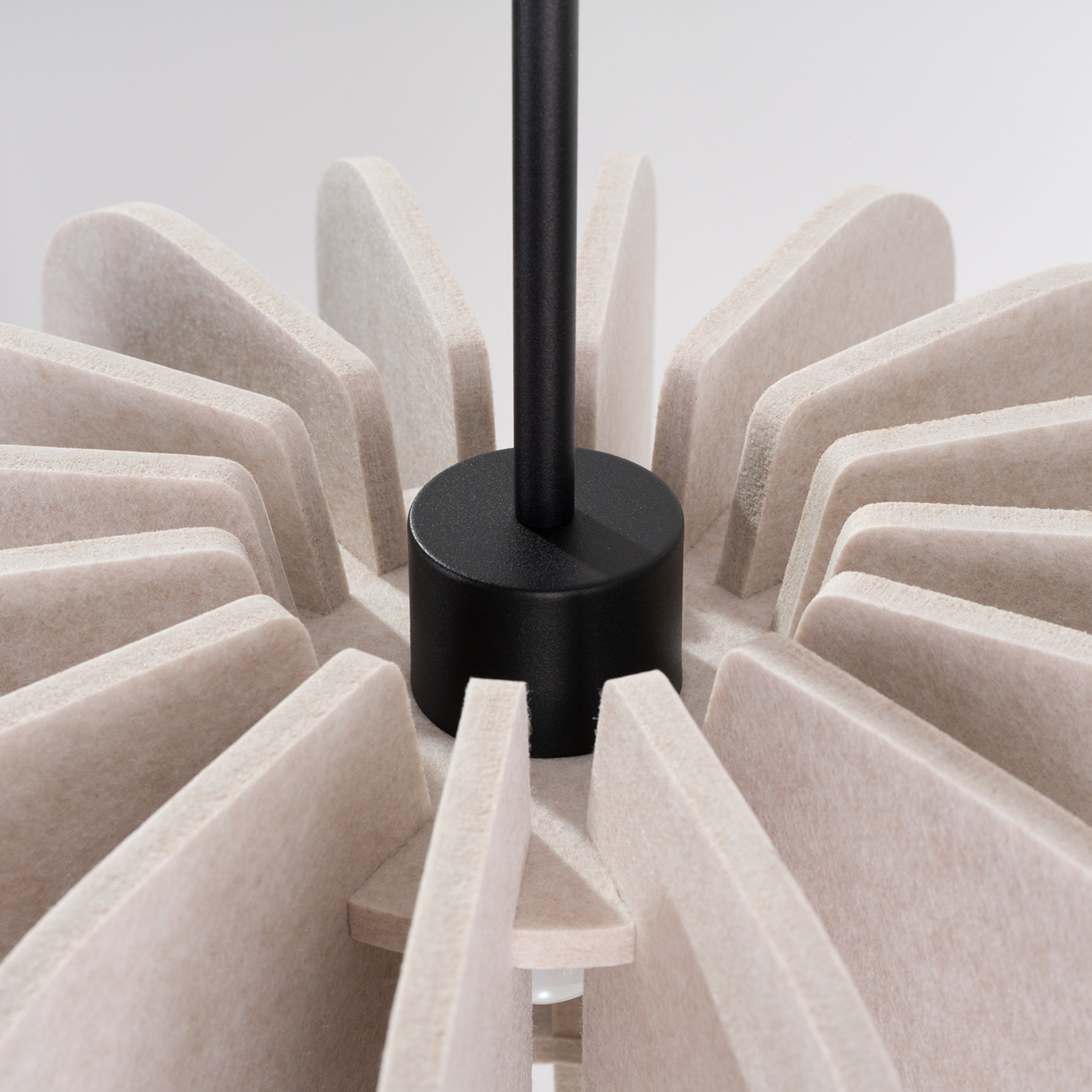 Lampa wisząca z filcu Mula 45 cm beżowa