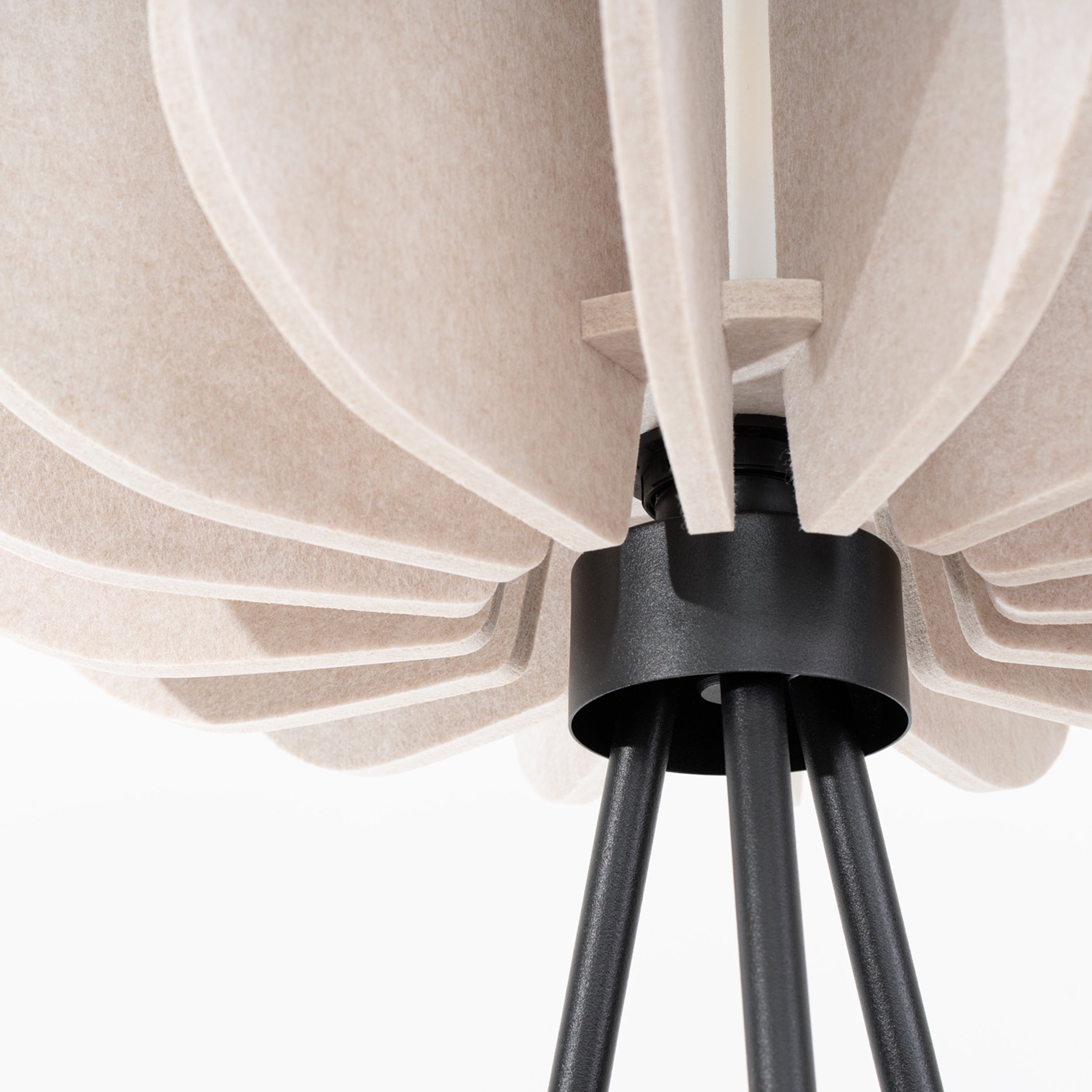 Lampa podłogowa z filcu Mula 45 cm beżowa