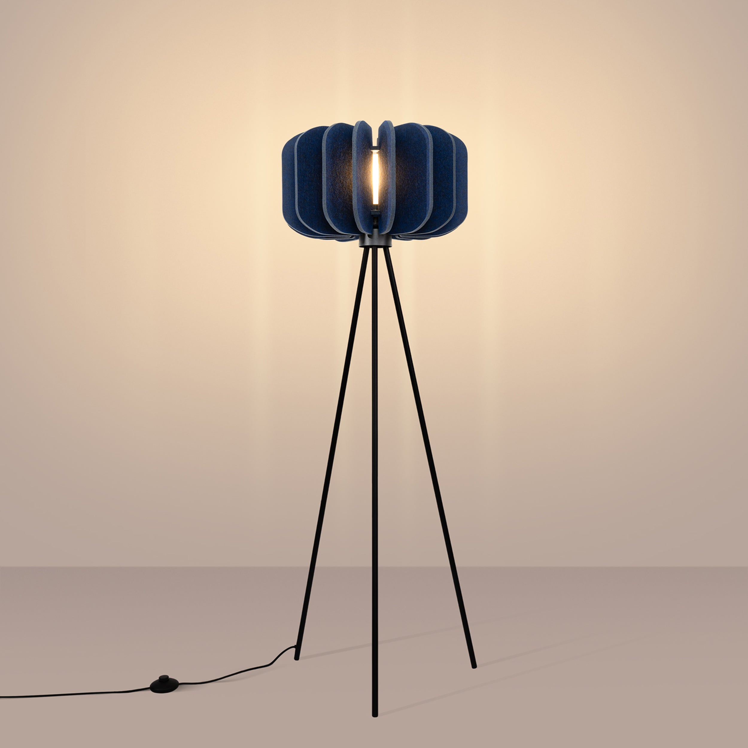 Lampa podłogowa z filcu Mula 45 cm granatowa