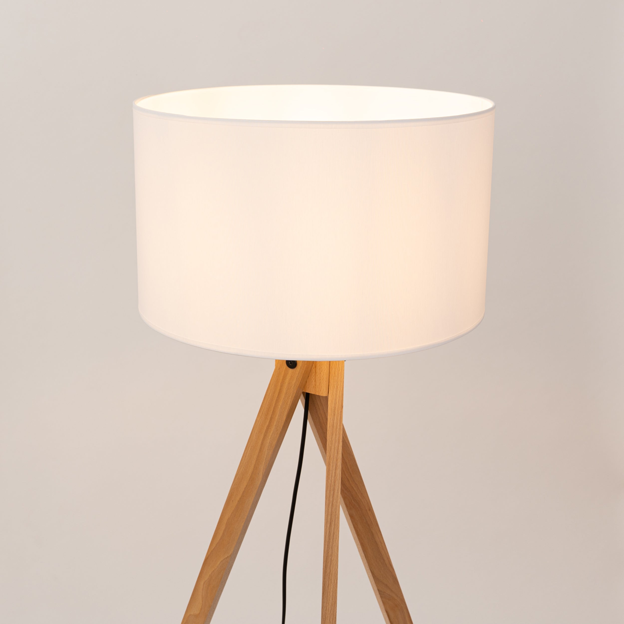 Lampa podłogowa Natt biała