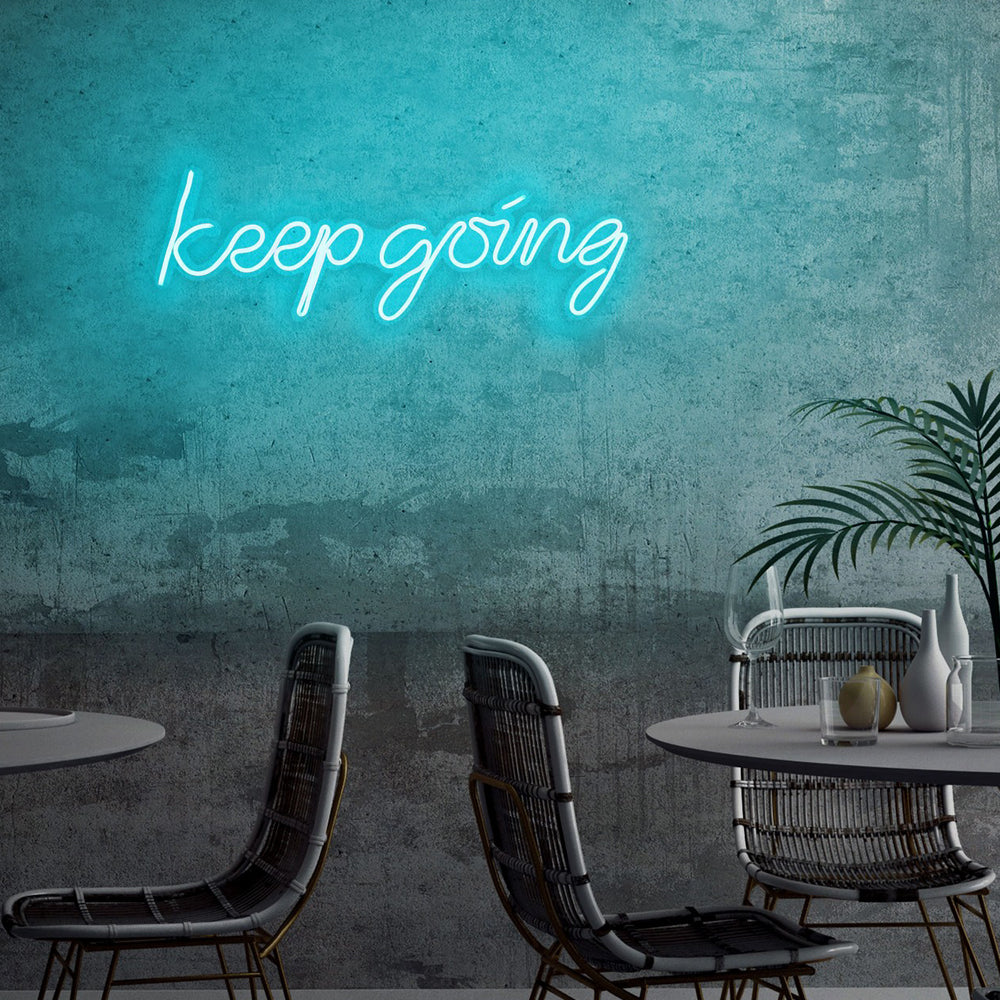 Neon na ścianę Letely z napisem Keep Going niebieski