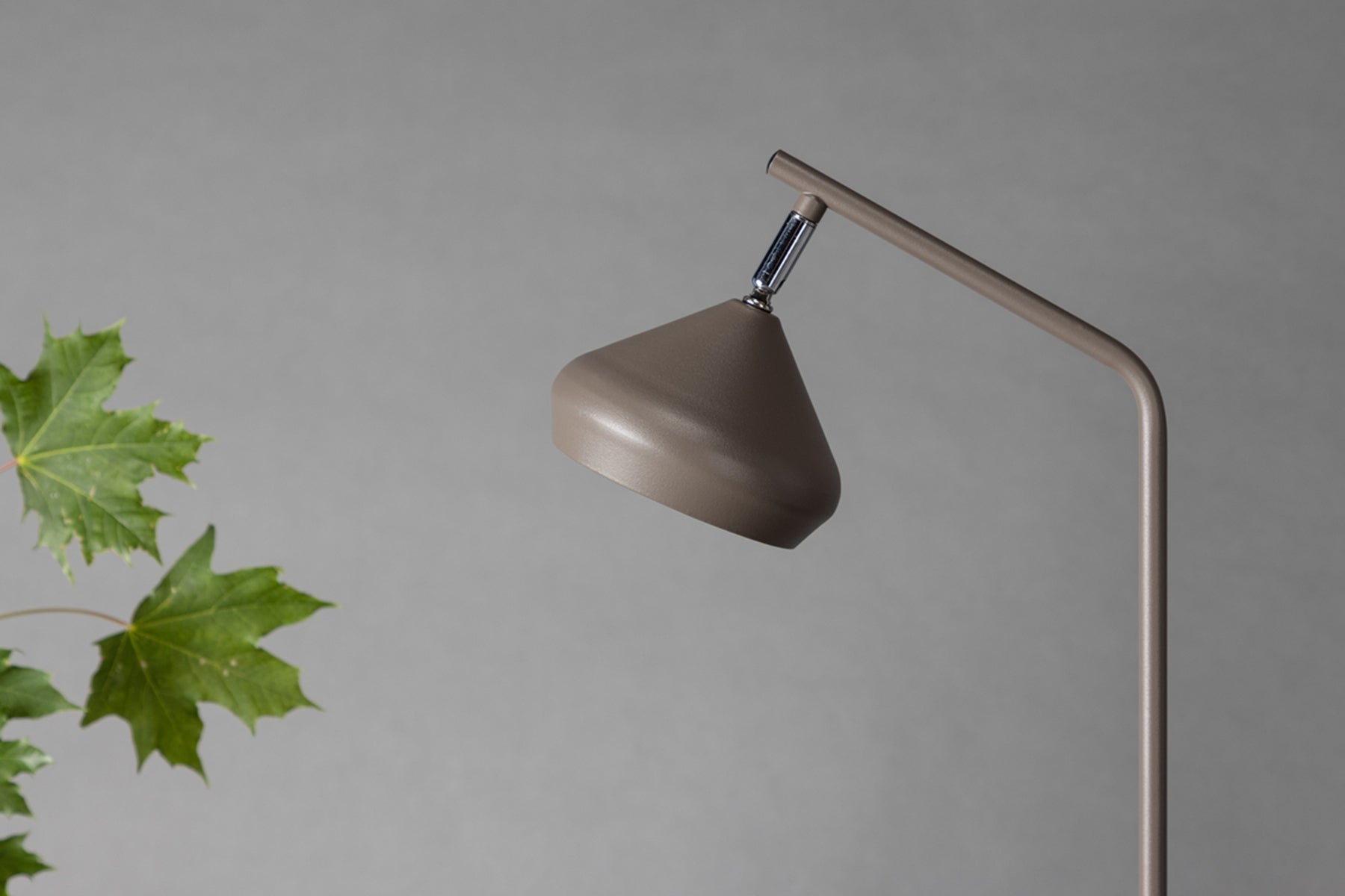 Lampa stołowa Isaberg 52 cm jasnobrązowa