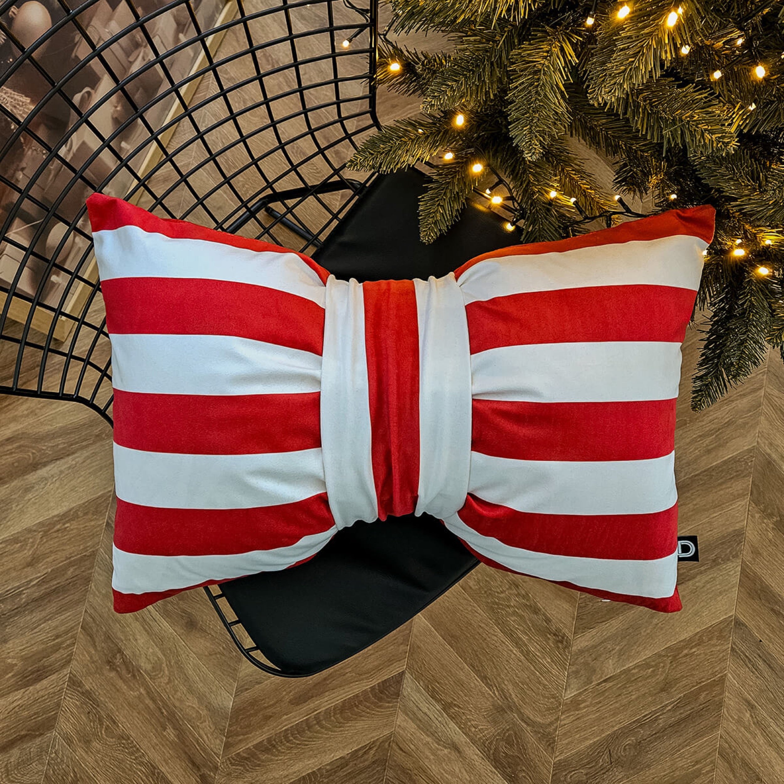 Poduszka XMAS 60x40 cm kokarda w paski czerwona