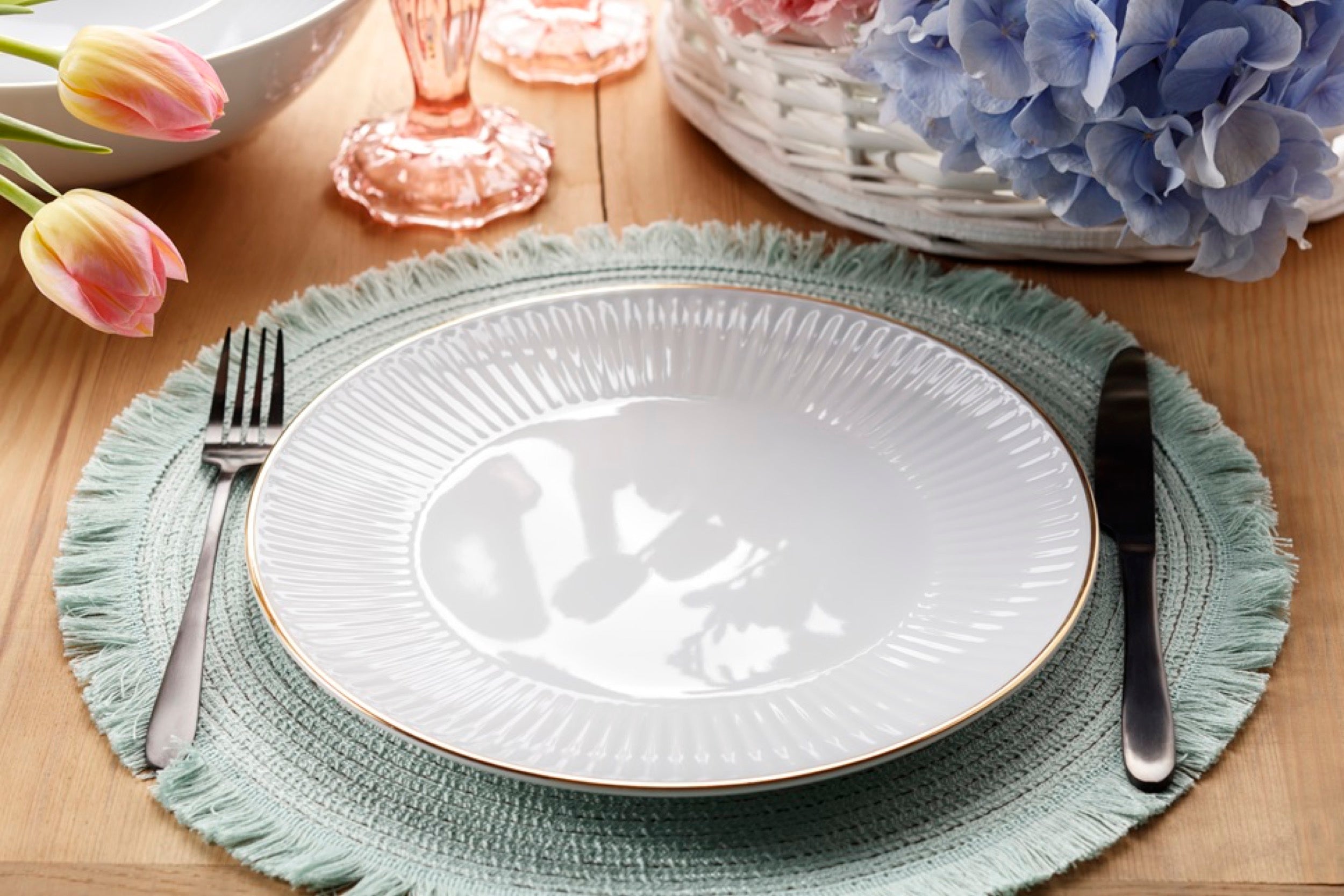 Serwis obiadowy porcelanowy dla 12 os. Dalia biało-złoty