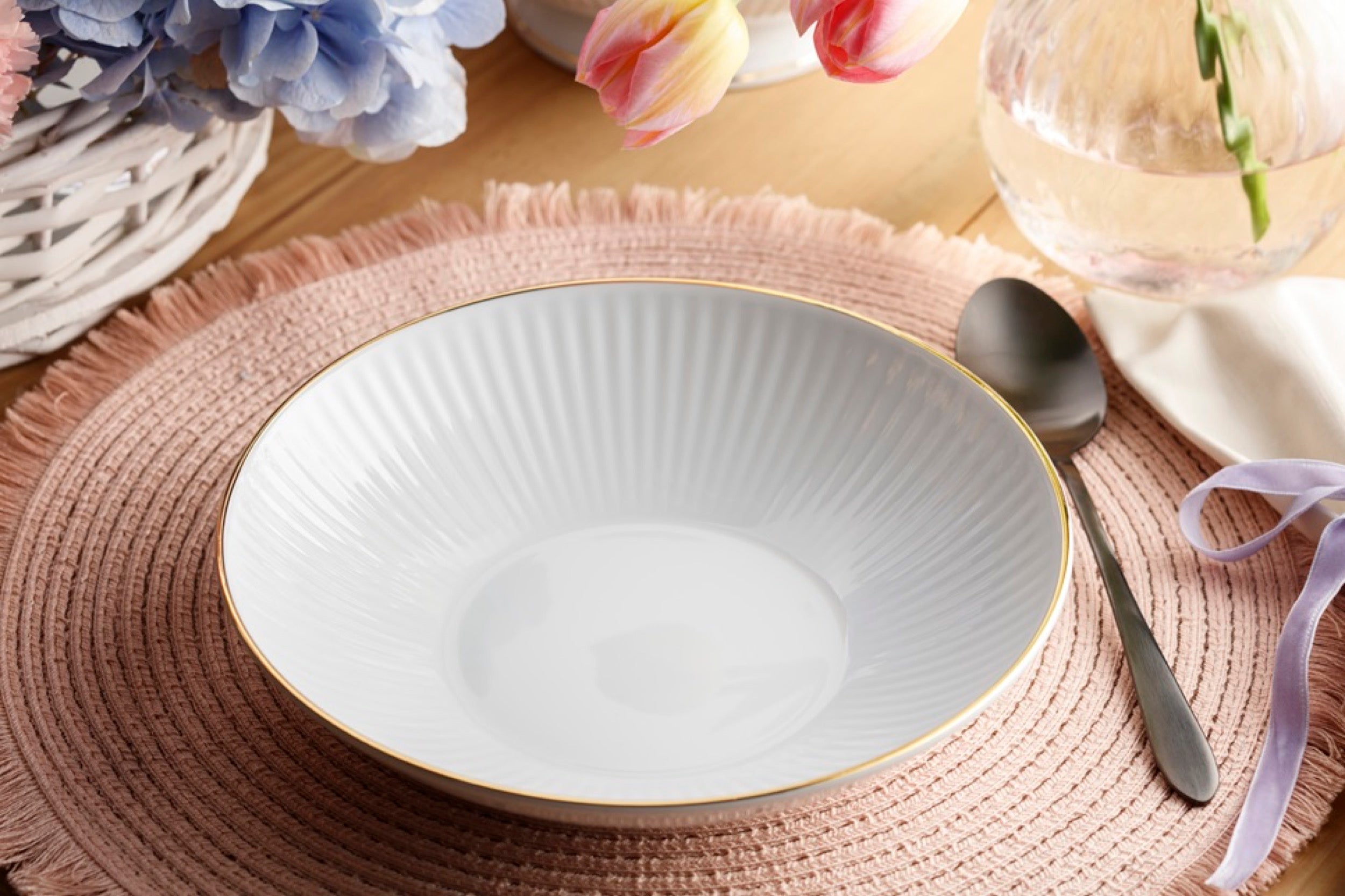 Serwis obiadowy porcelanowy dla 12 os. Dalia biało-złoty