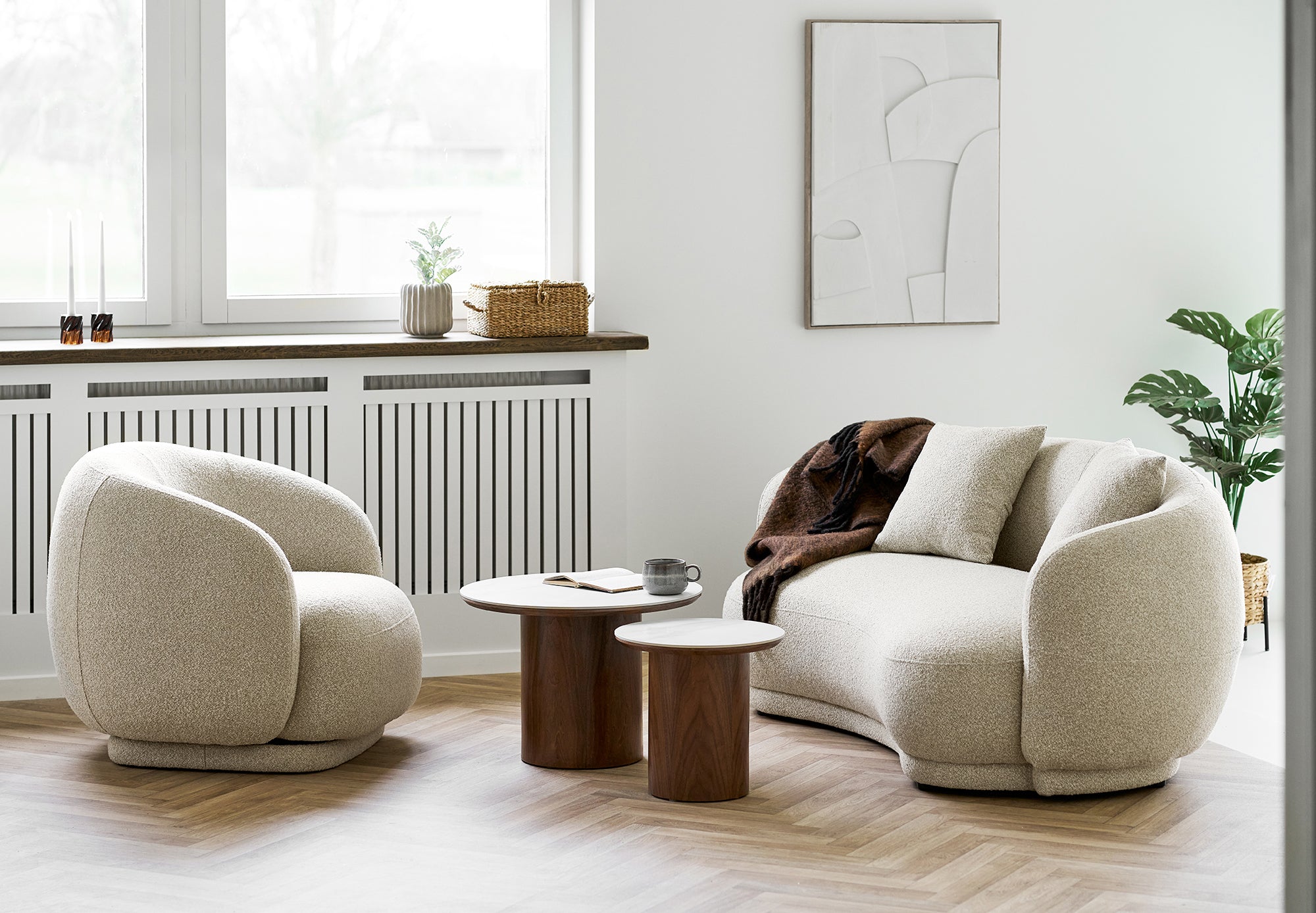 Stolik kawowy Noli okrągły 60 cm orzech ceramiczny blat