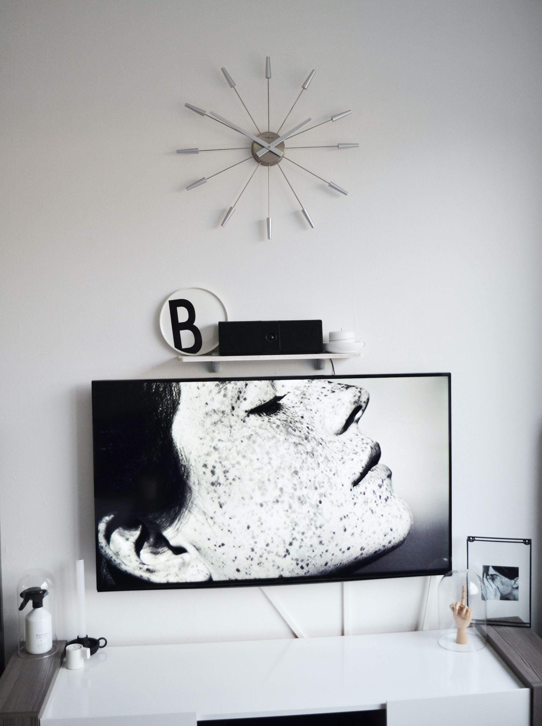 Zegar ścienny Plug Inn 58 cm srebrny