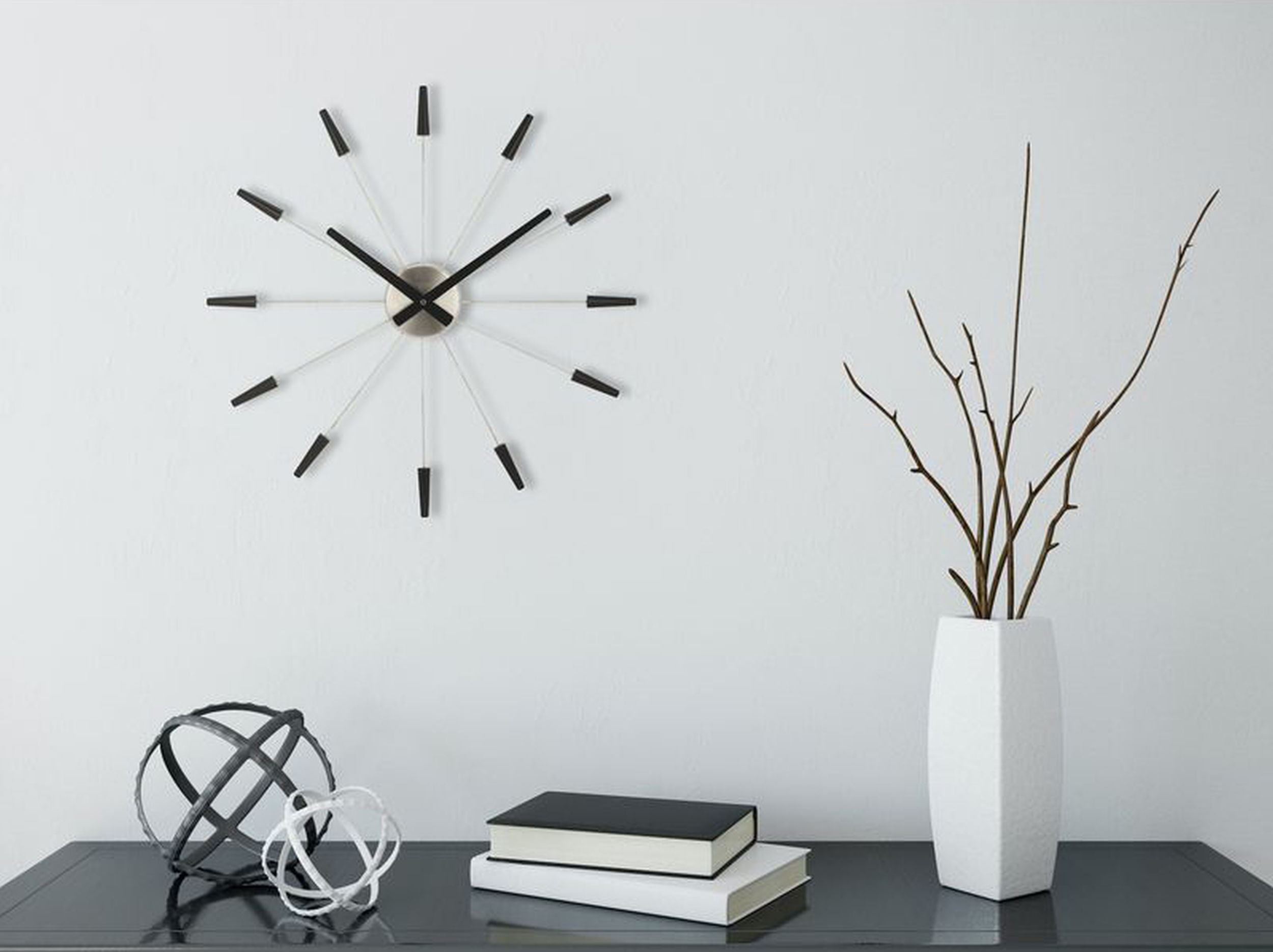 Zegar ścienny Plug Inn średnica 58 cm czarny