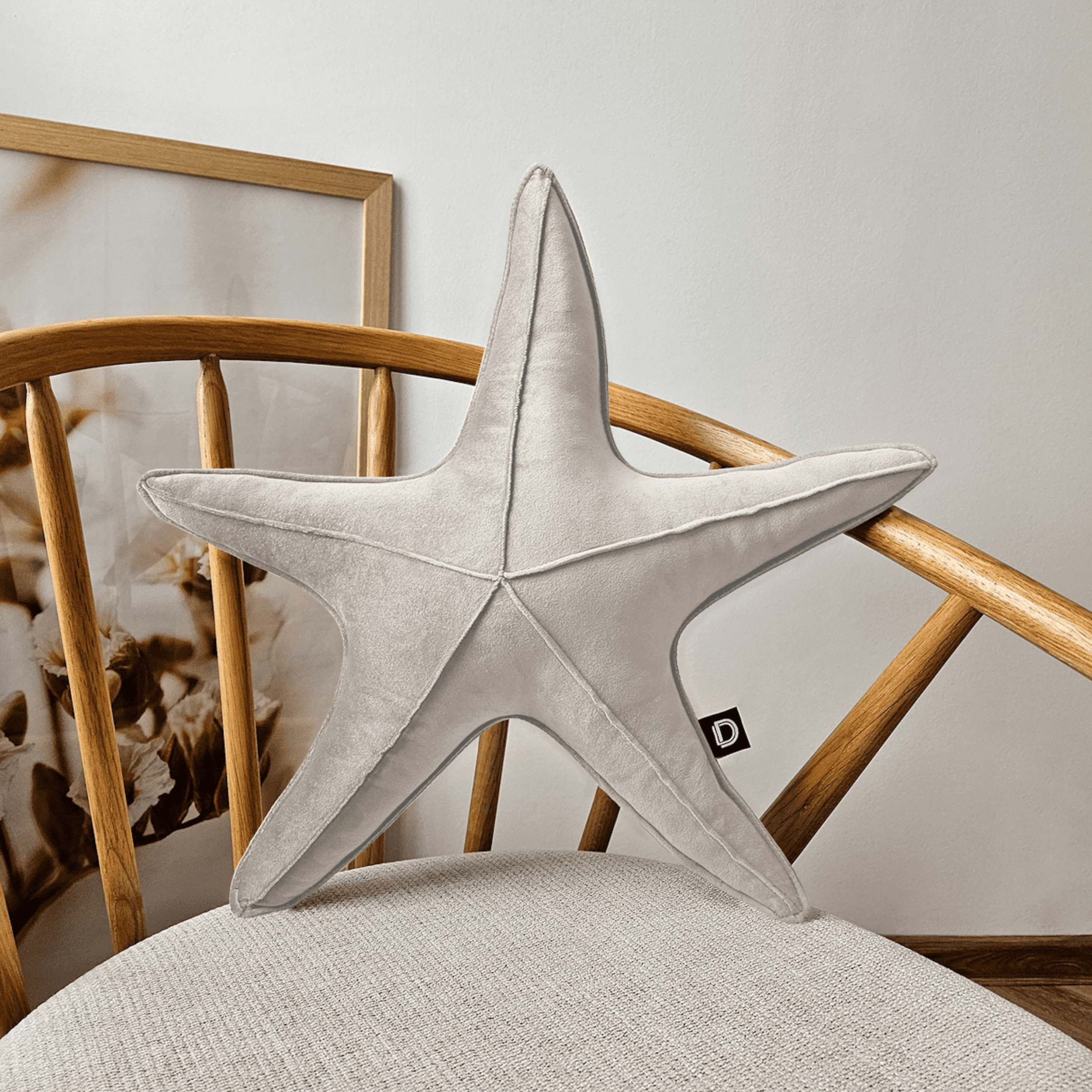 Poduszka dekoracyjna Velvet 53 cm rozgwiazda beż