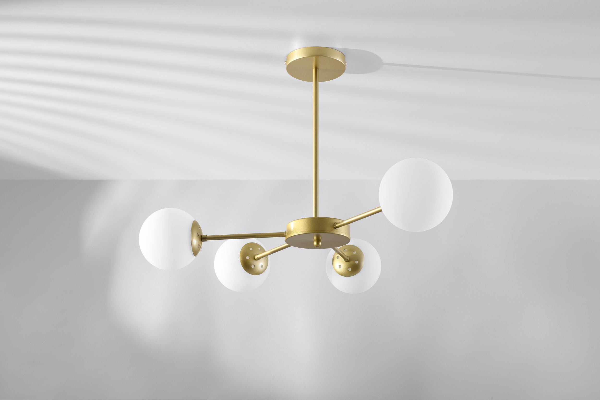 Lampa wisząca Mati x4 złota z białymi kloszami