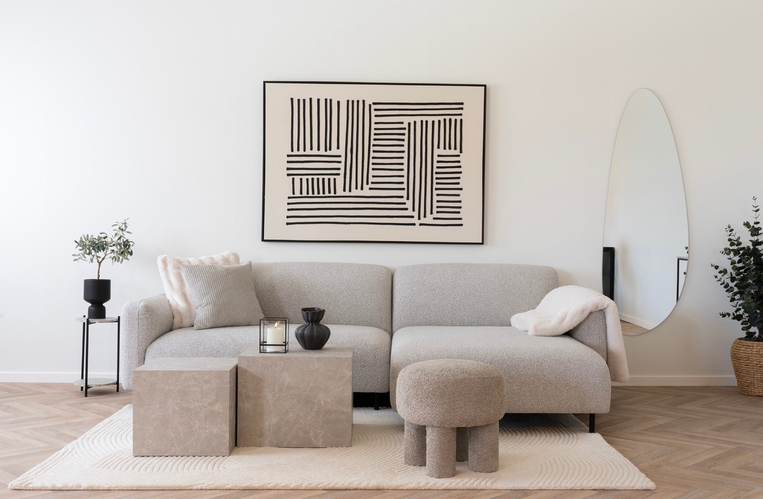 Poduszka dekoracyjna Balstes 45x45 cm sztuczne futerko kremowa