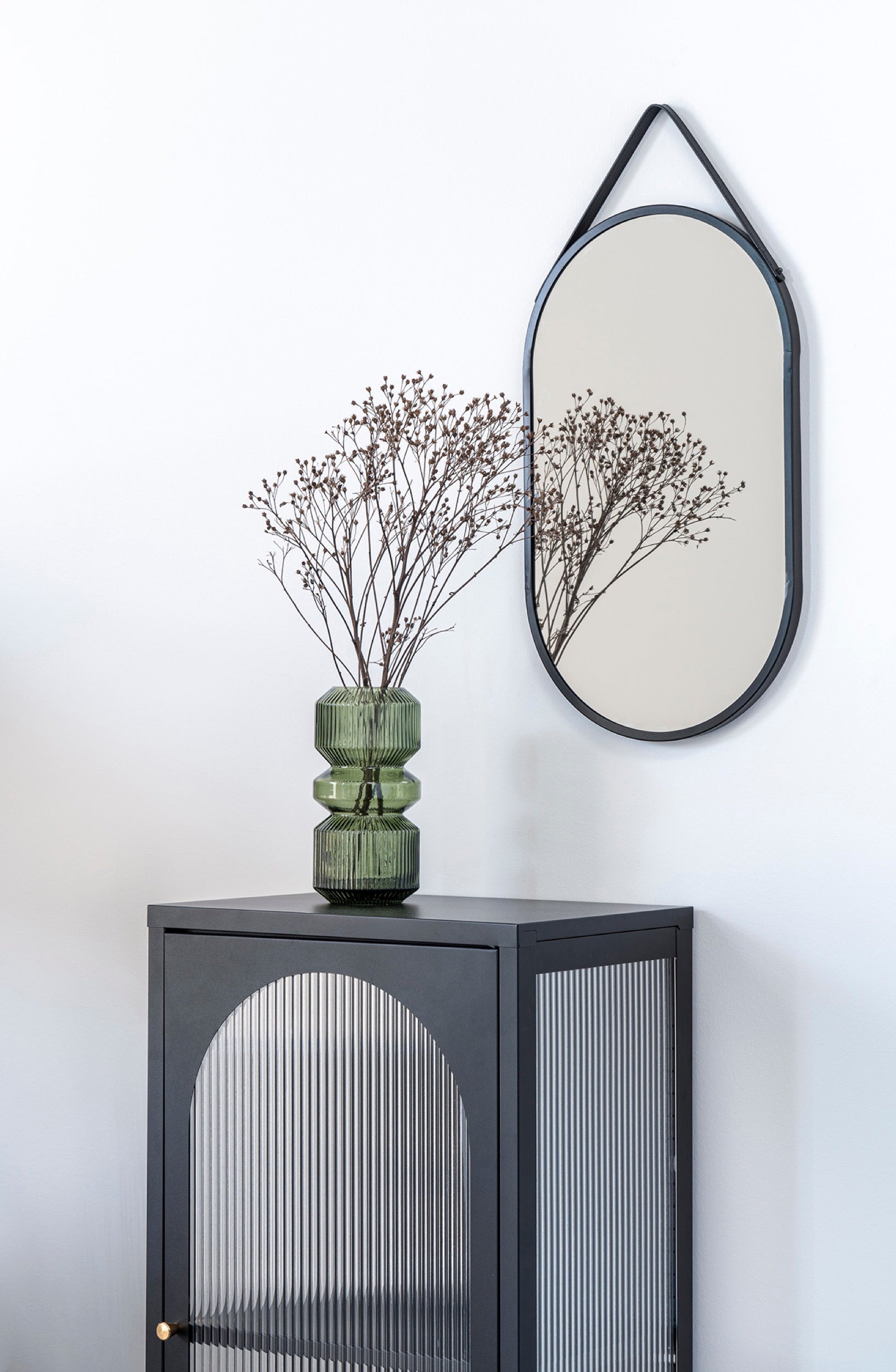 Lustro ścienne Magoita 30x60 cm z czarną ramą