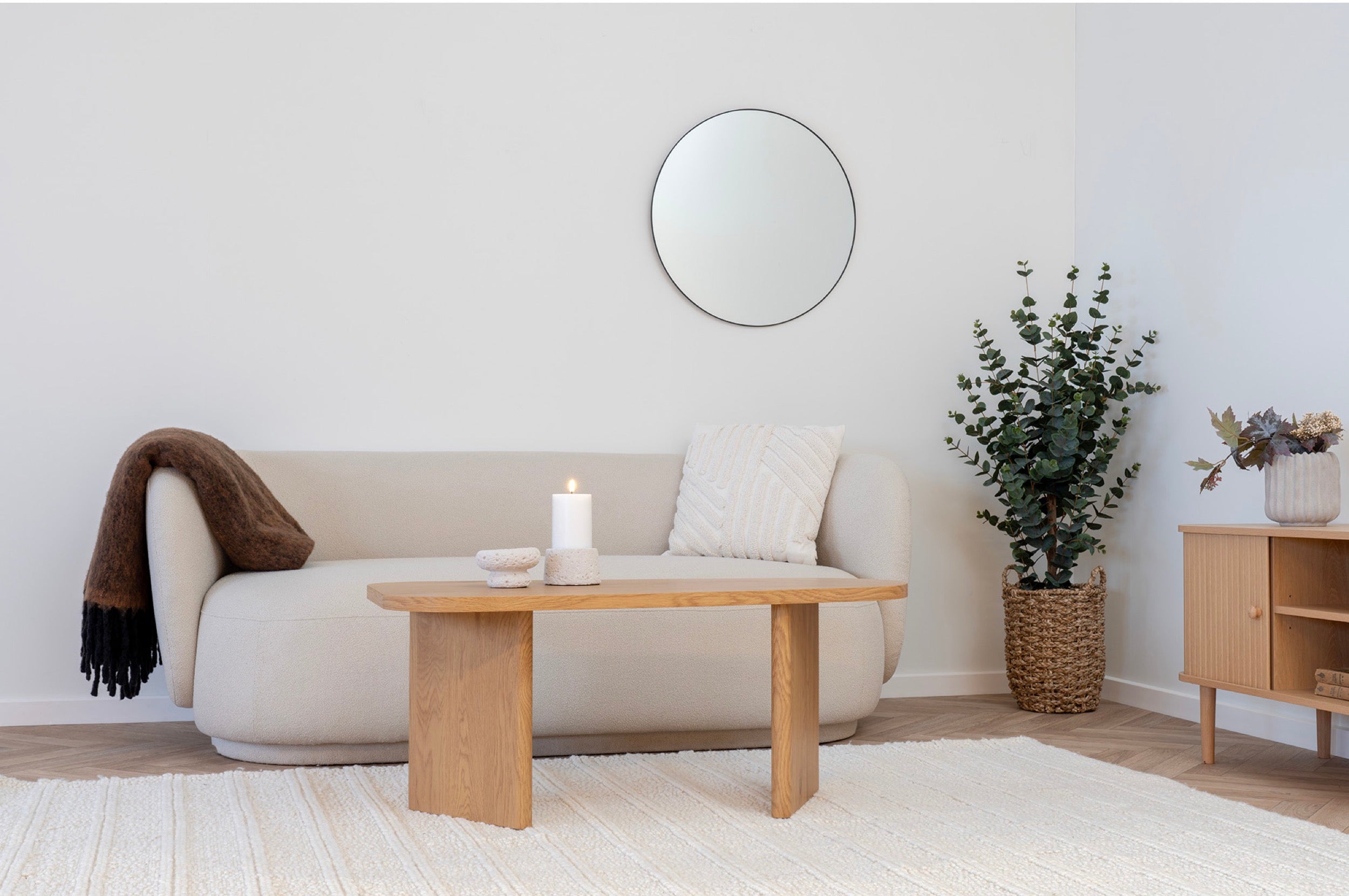 Lustro Magoita z czarną ramą średnica 60 cm