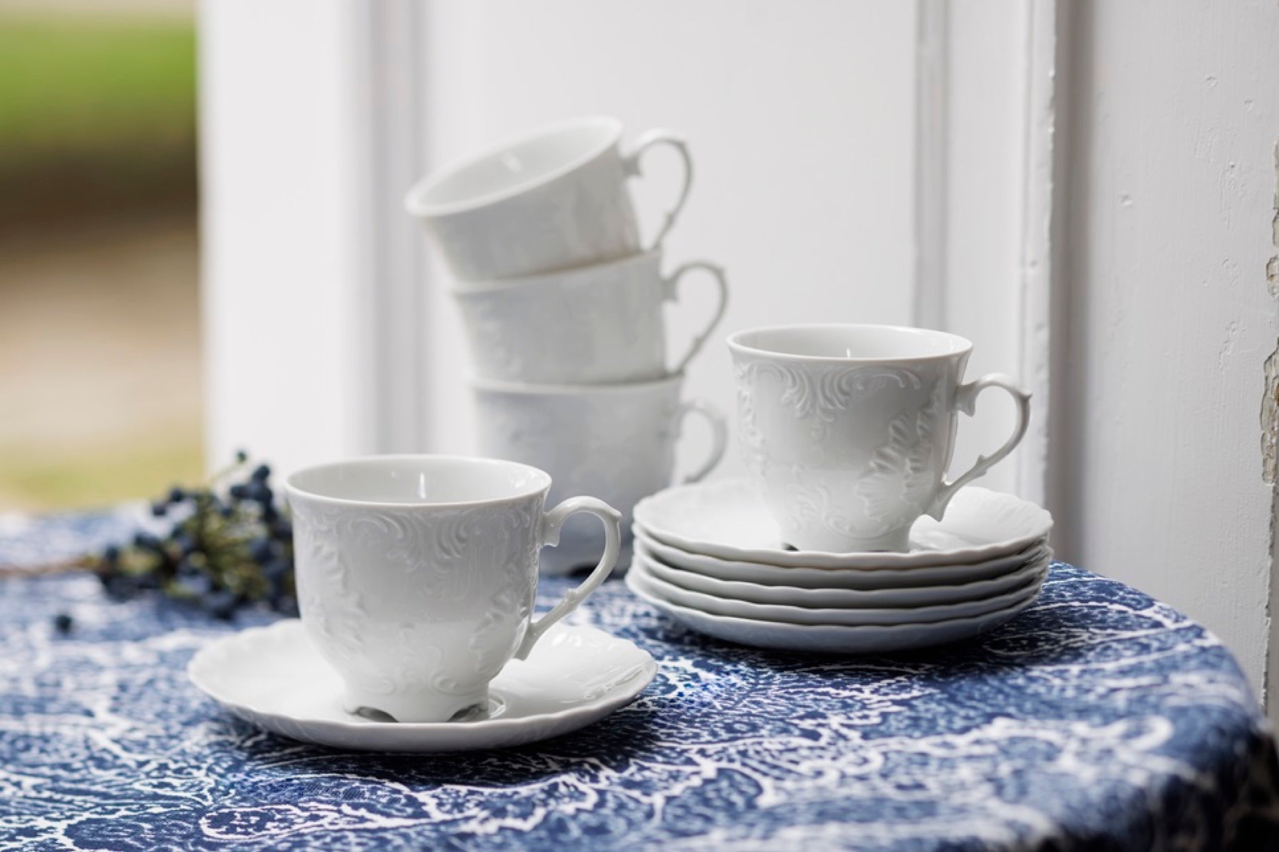 Serwis do kawy porcelanowy dla 6 os. Rococo biały