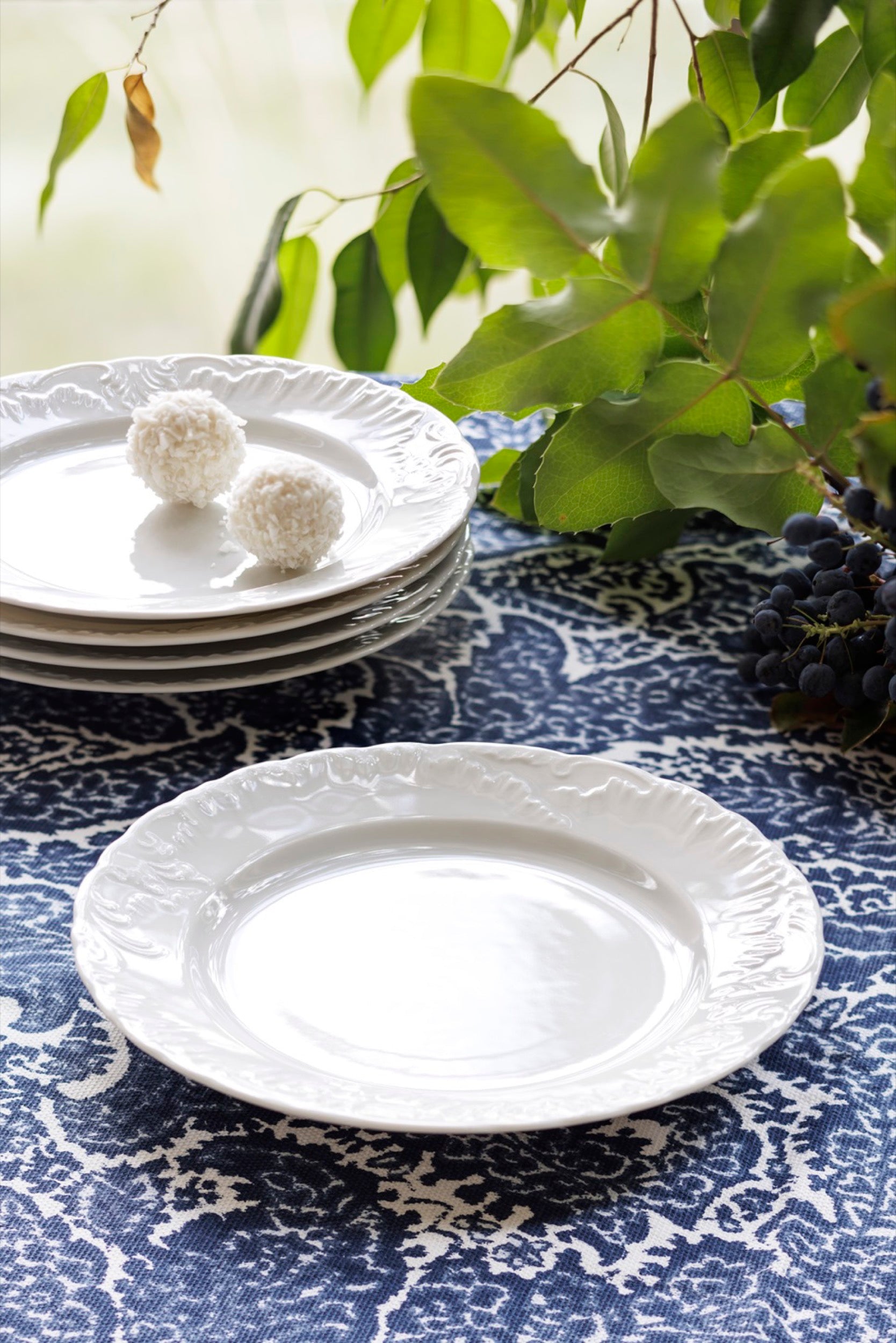 Serwis do kawy porcelanowy dla 6 os. Rococo biały