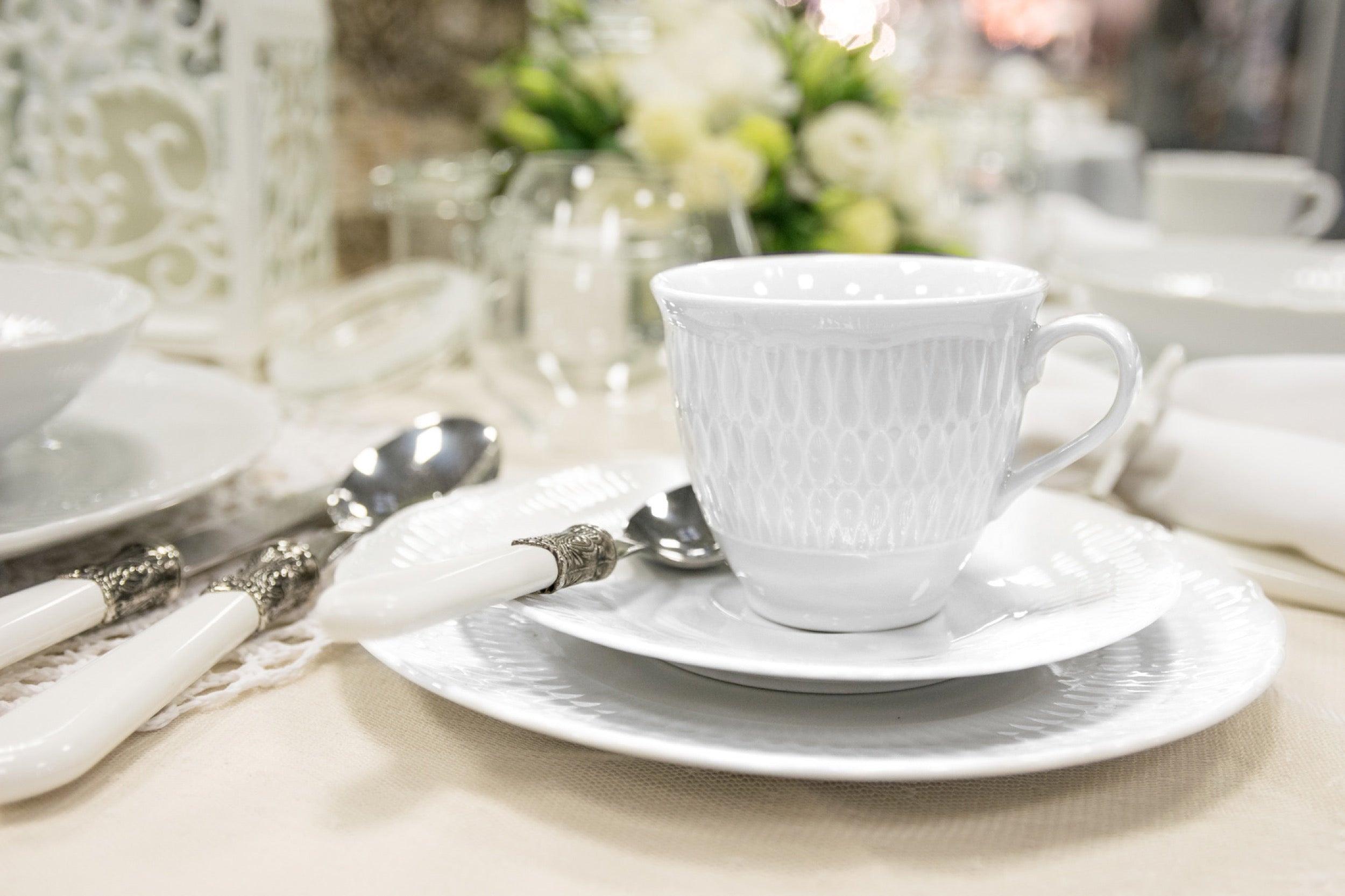 Serwis do kawy porcelanowy dla 6 os. Sofia biały