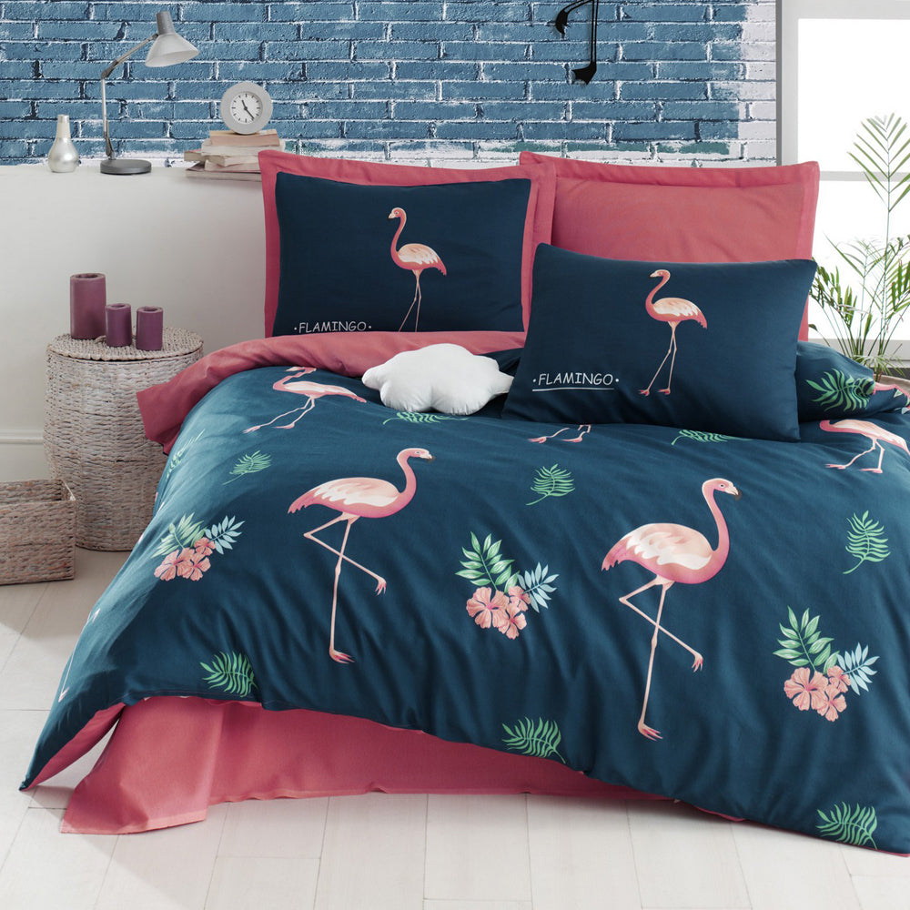 Komplet pościeli z poszewkami na poduszki Minafille 200x220 cm ciemny niebieski we flamingi