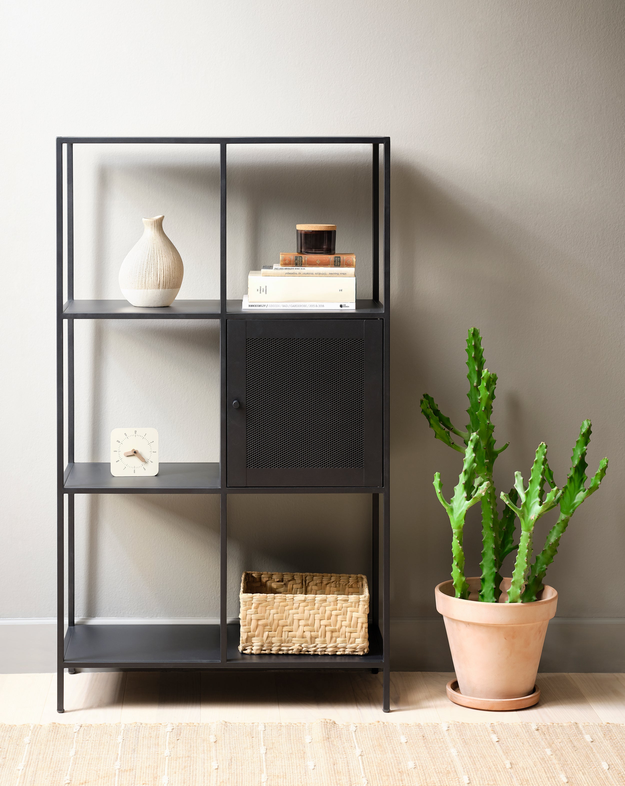 Regał metalowy Maurre 138 cm czarny
