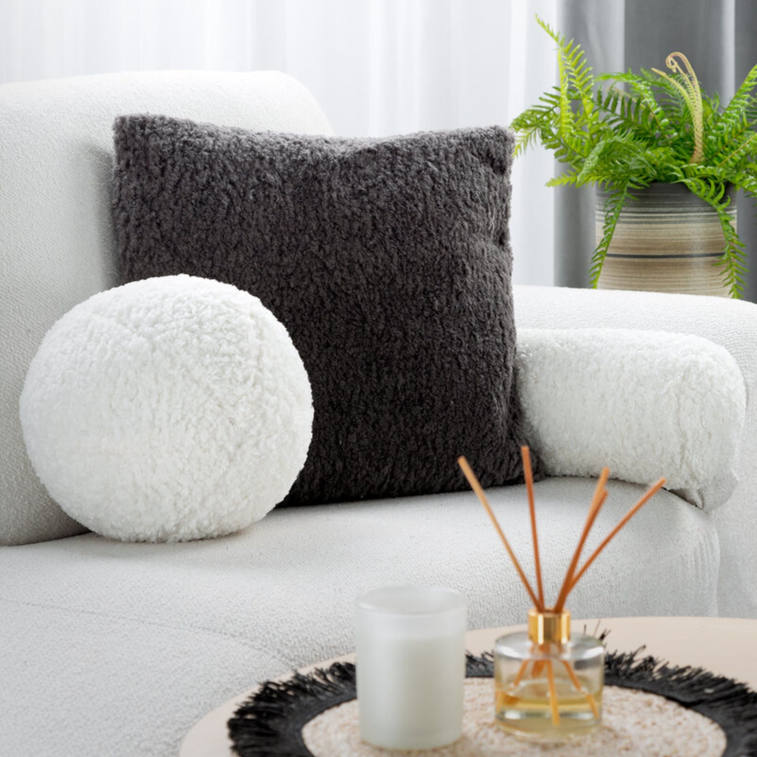 Poduszka Bukla 45x15 cm kremowa