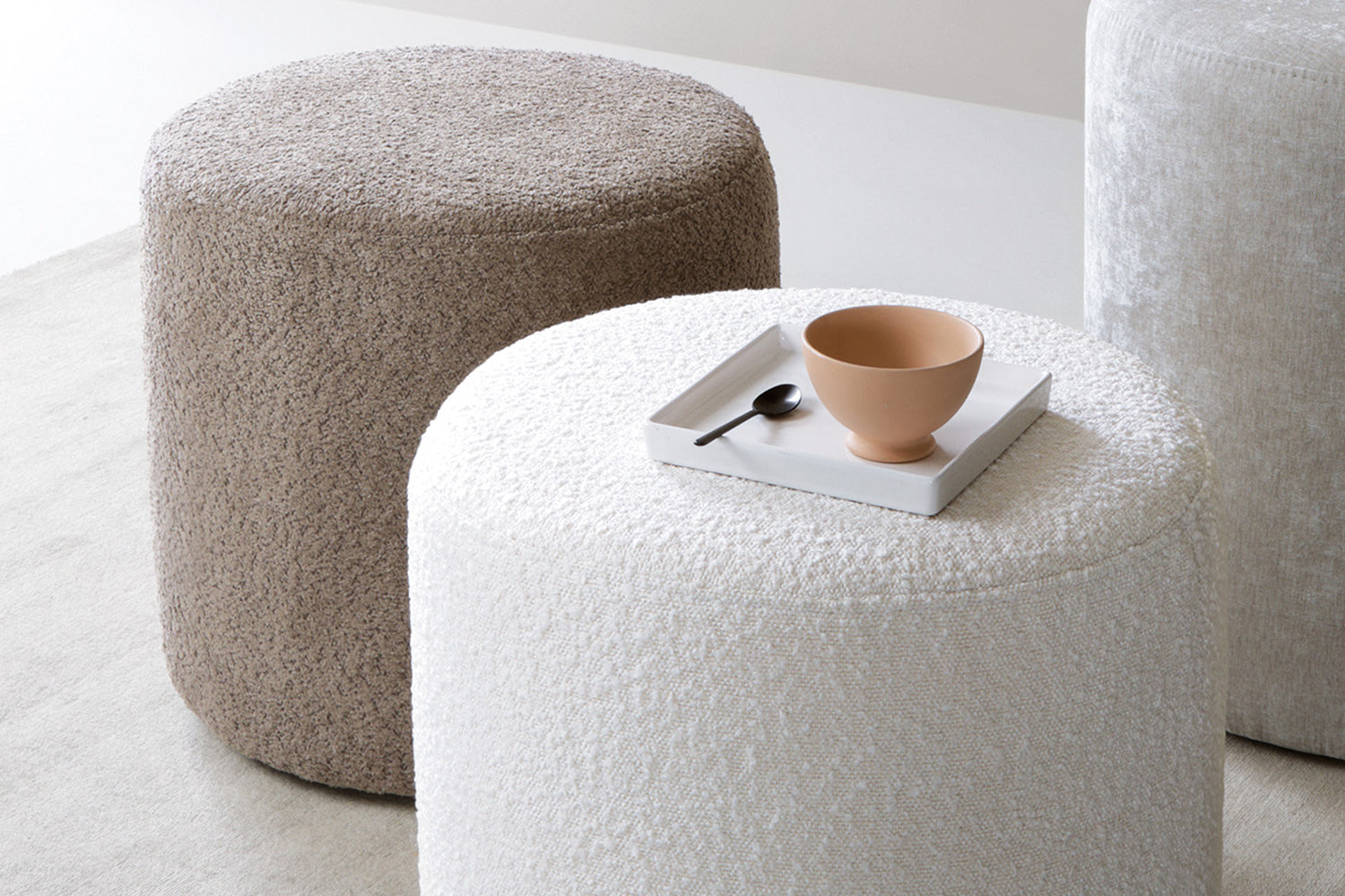 Pufa okrągła Seppio 45 cm jasnoszara welur łatwoczyszczący