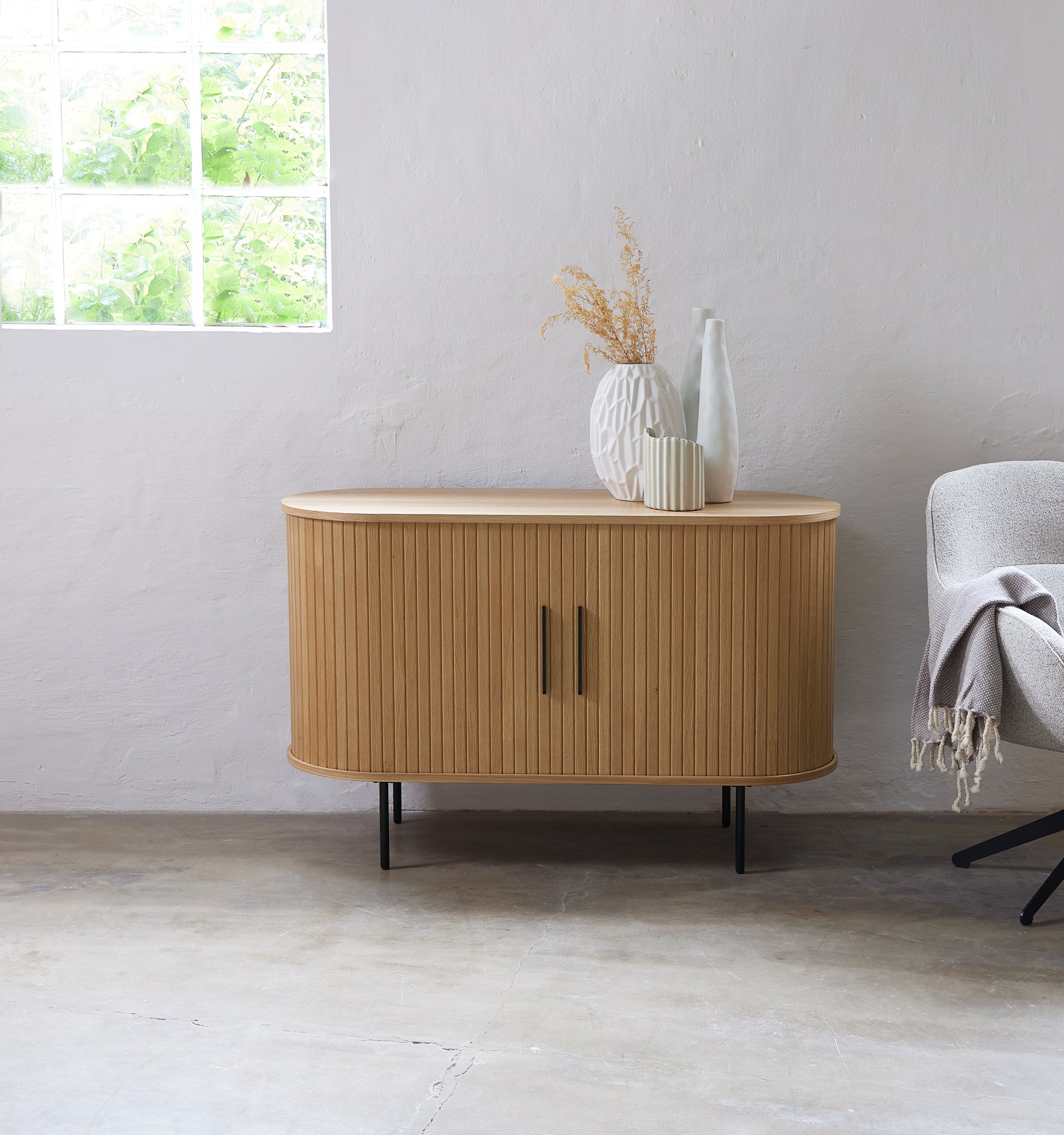 Komoda Gativel 120 cm lamele dąb naturalny