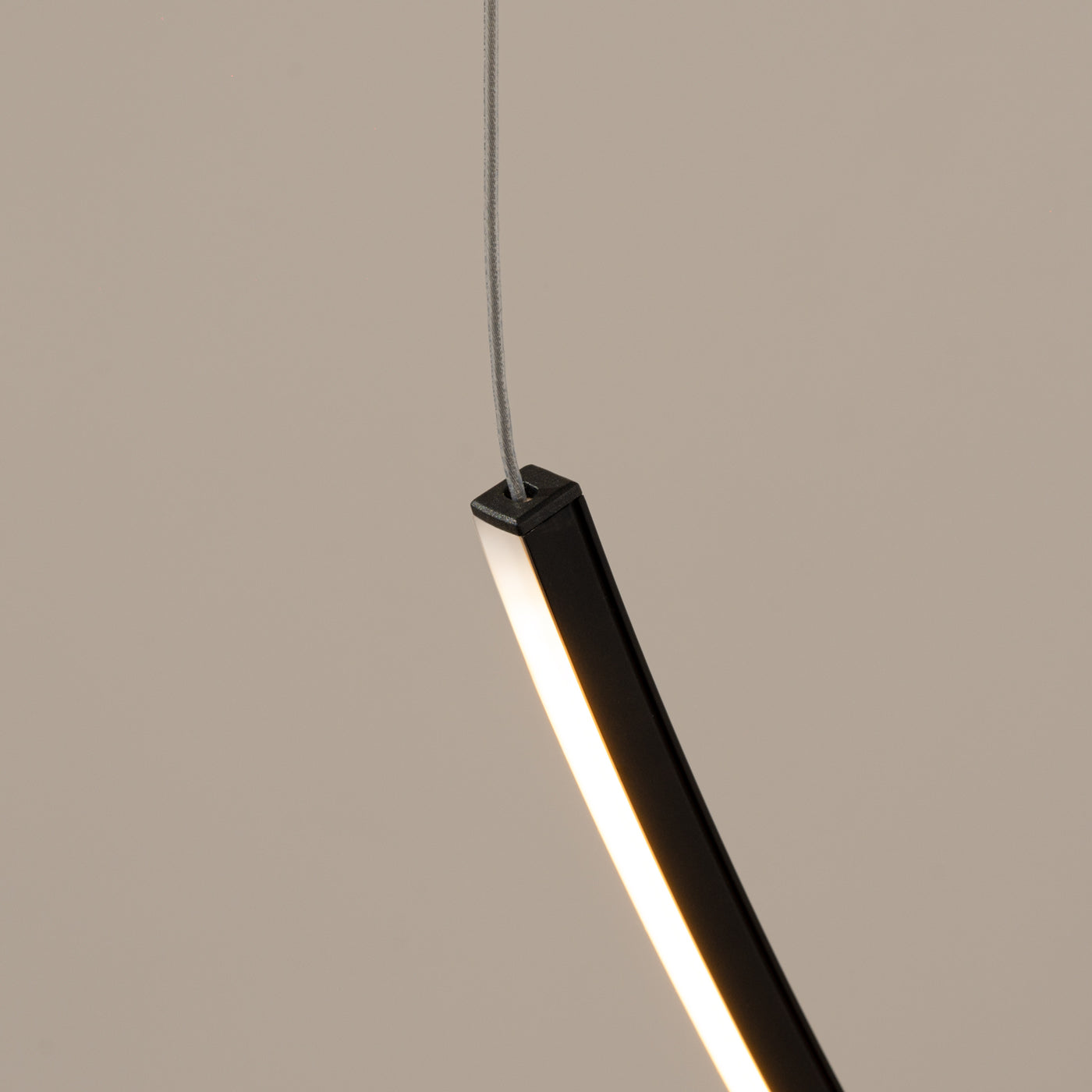 Żyrandol Alvar 1 LED czarny 3000K