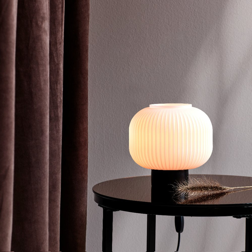 Lampa stołowa Milford mlecznobiały klosz
