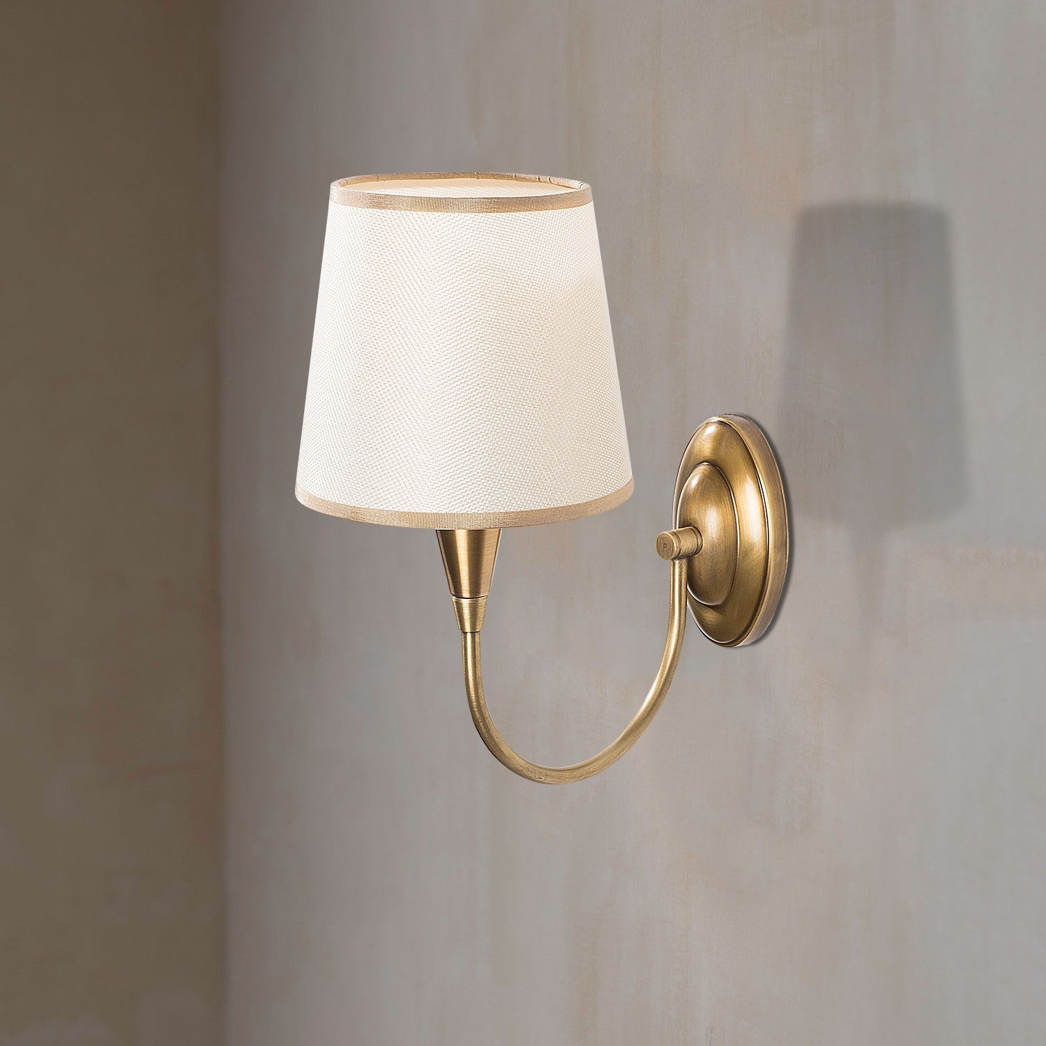 Lampa ścienna Ashlesha złota