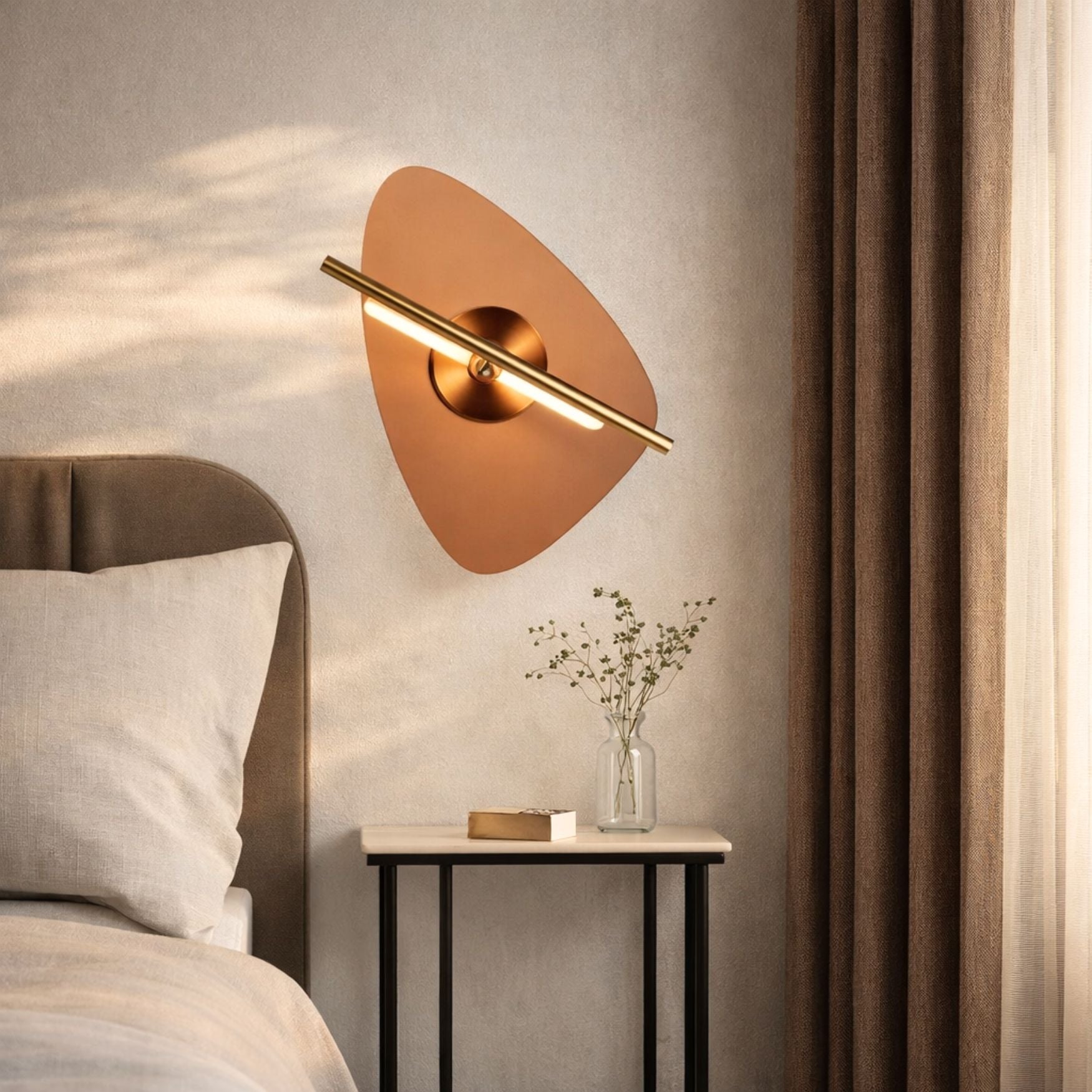 Kinkiet LED Relax mosiężny 3000K 5W z bursztynowym kloszem